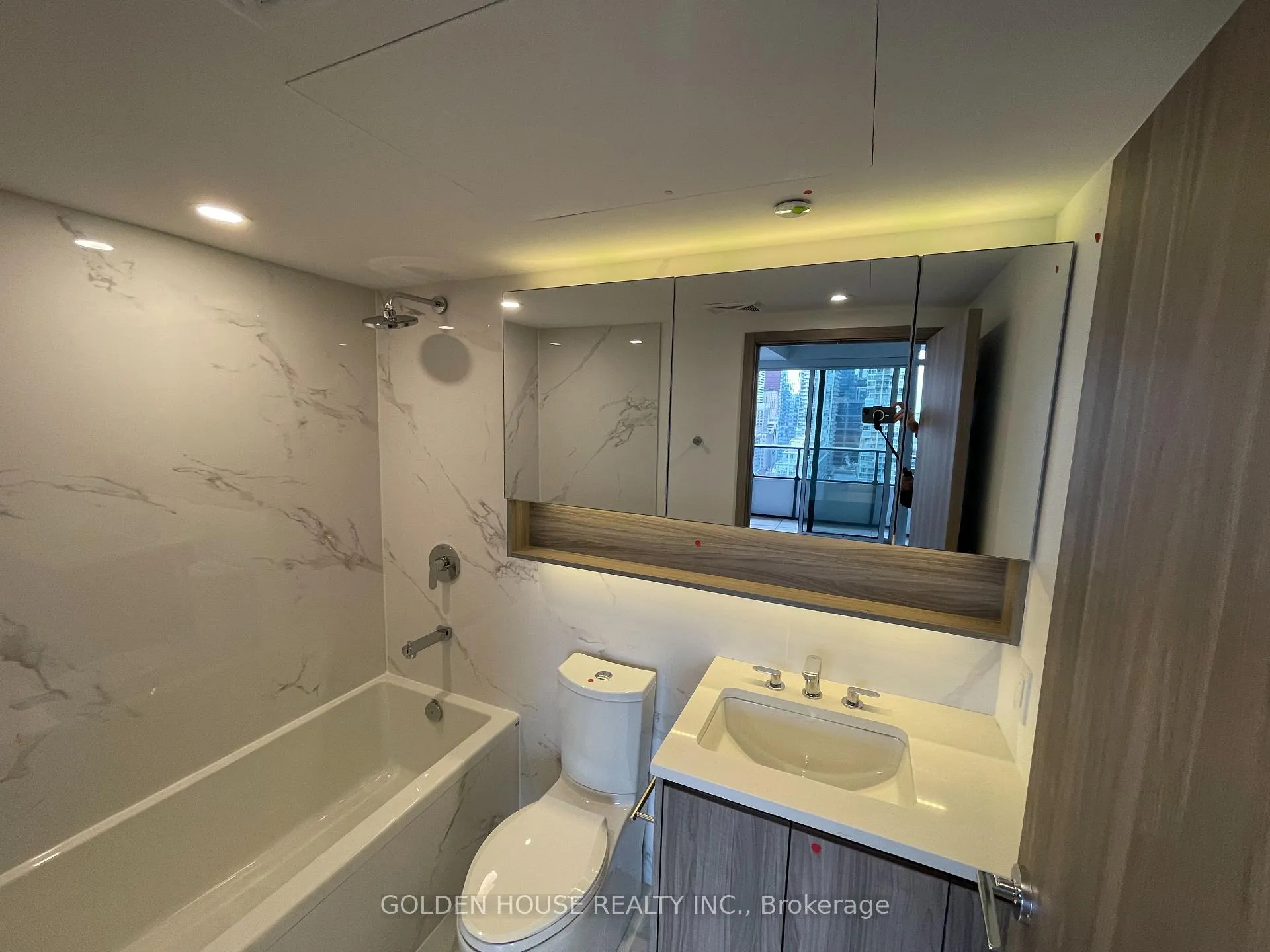 Photo 16 of Unit 2802, 38 Widmer Street, Toronto, Waterfront Communities — HOMEH