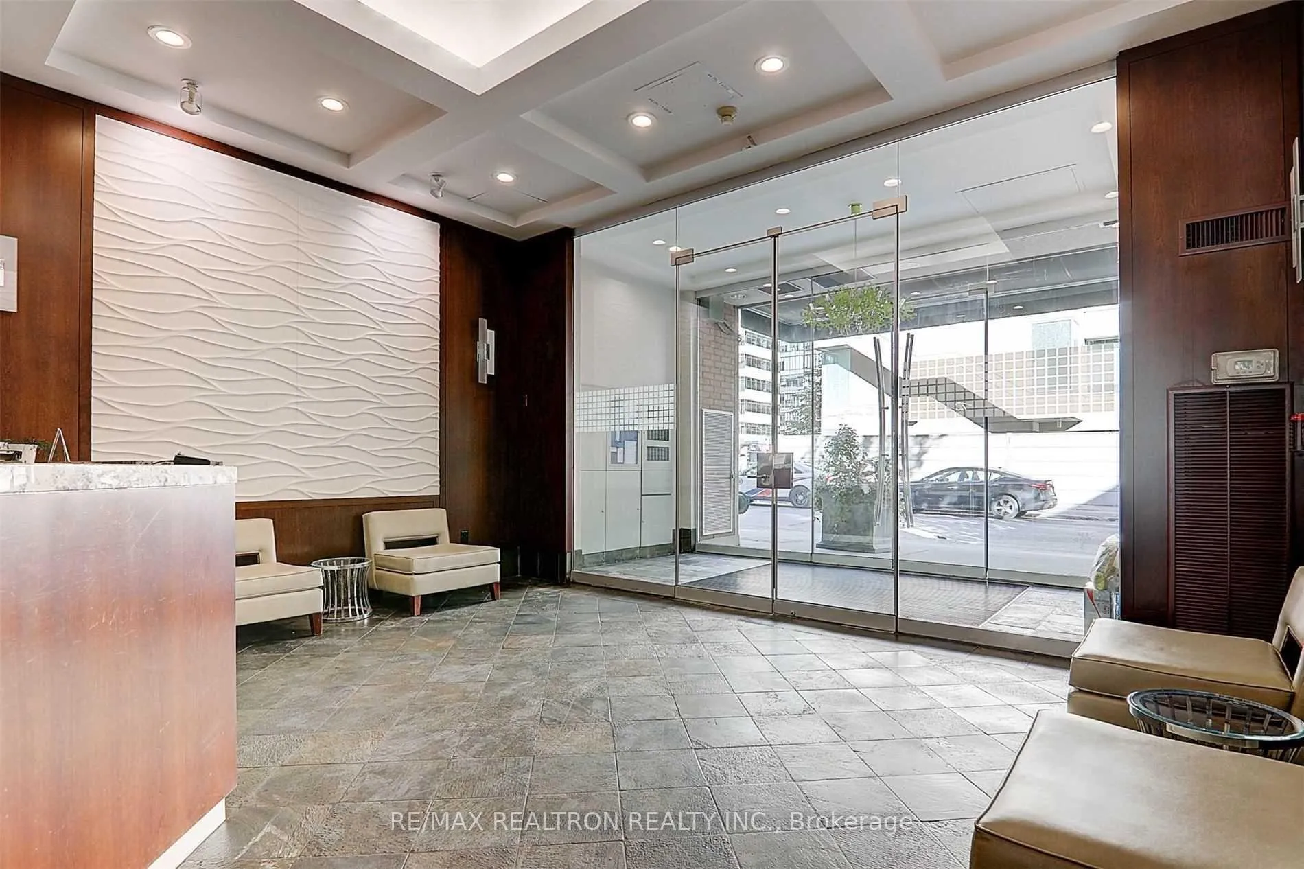Photo 4 of Unit 806, 152 St Patrick Street, Toronto, Kensington-Chinatown — HOMEH