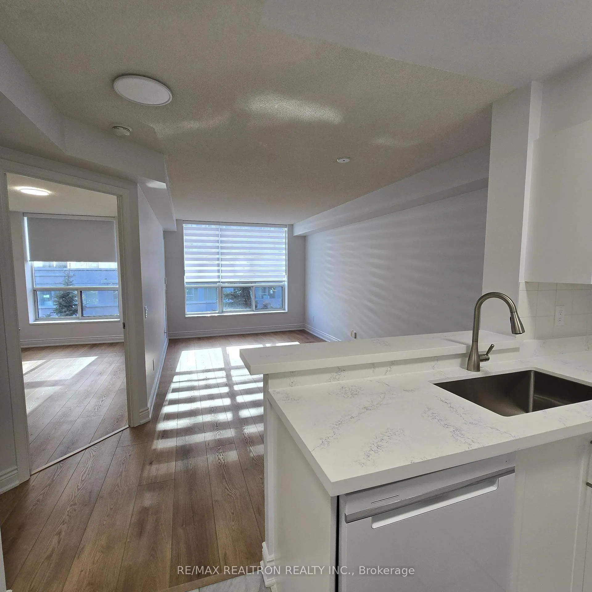 Photo 5 of Unit 806, 152 St Patrick Street, Toronto, Kensington-Chinatown — HOMEH