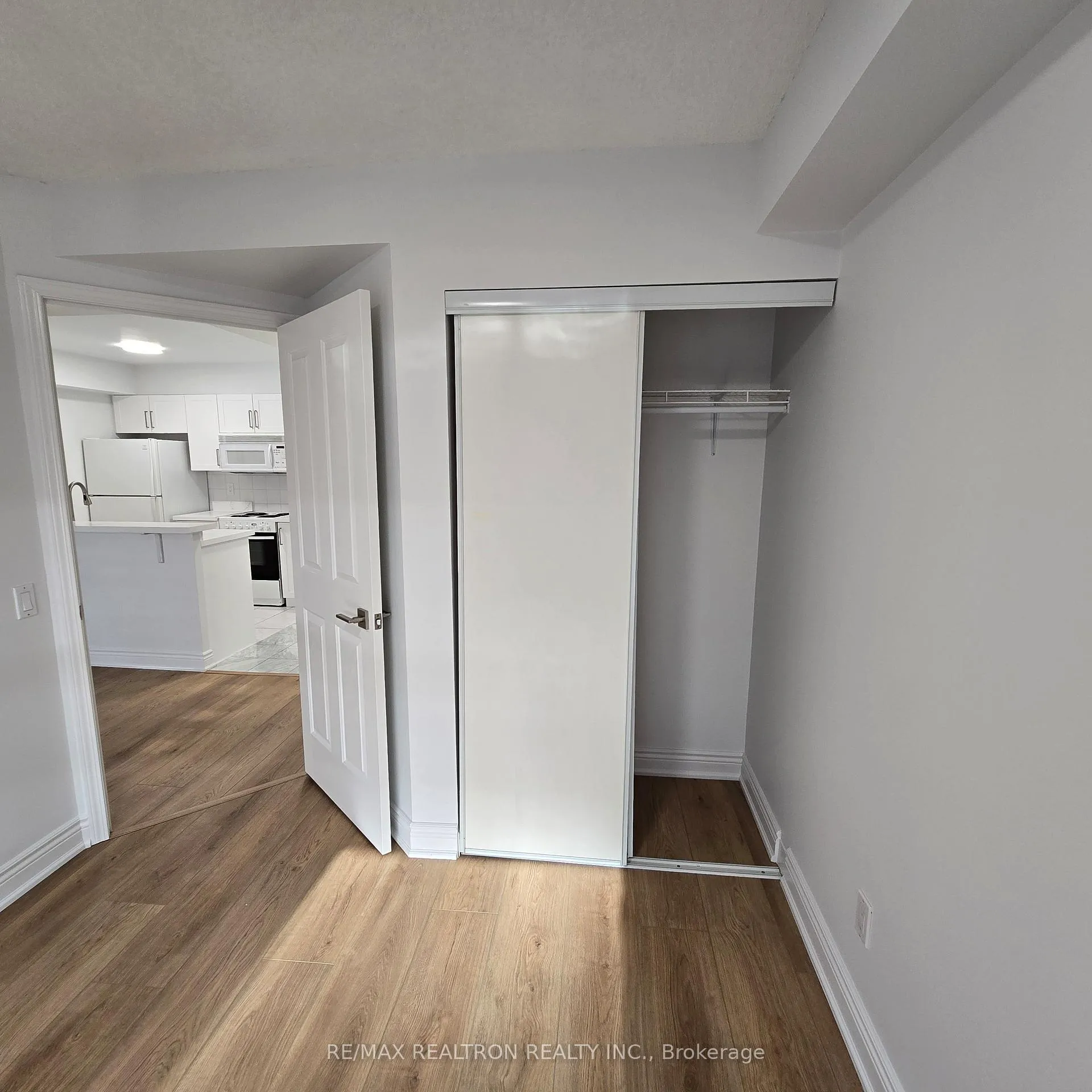 Photo 14 of Unit 806, 152 St Patrick Street, Toronto, Kensington-Chinatown — HOMEH