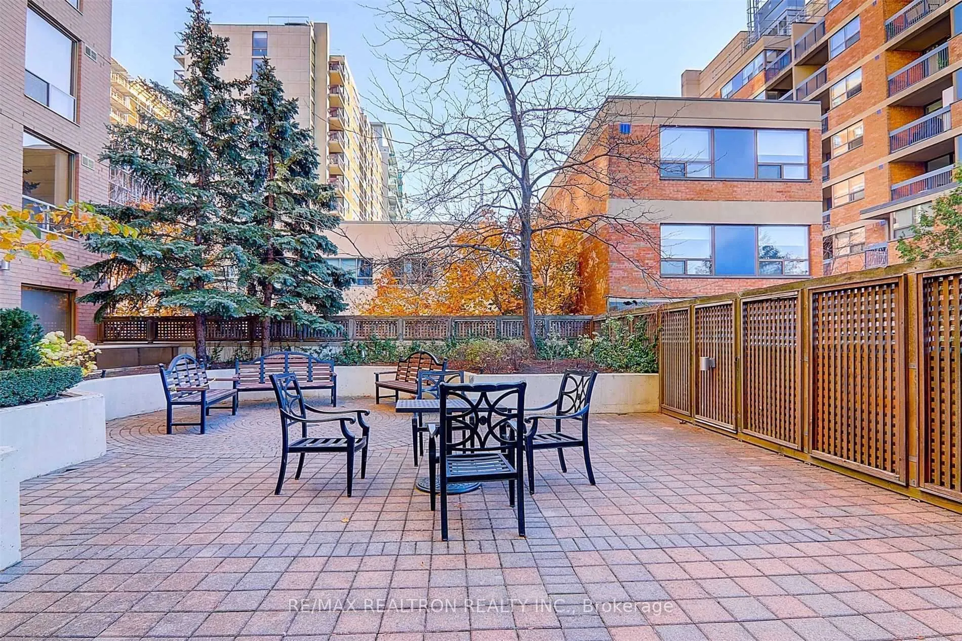 Photo 21 of Unit 806, 152 St Patrick Street, Toronto, Kensington-Chinatown — HOMEH
