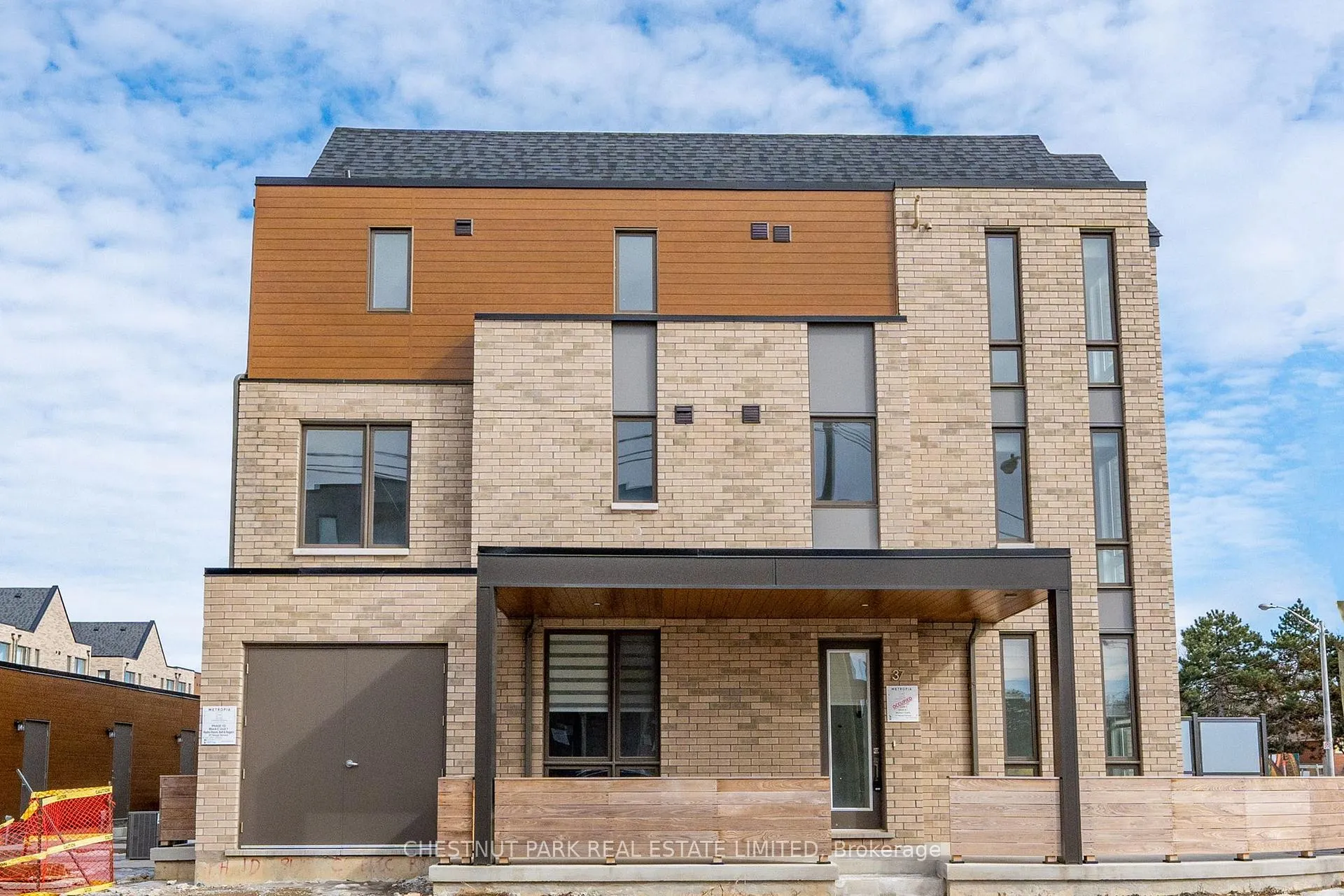 Front of Unit 1, 37 Hooyo Terrace