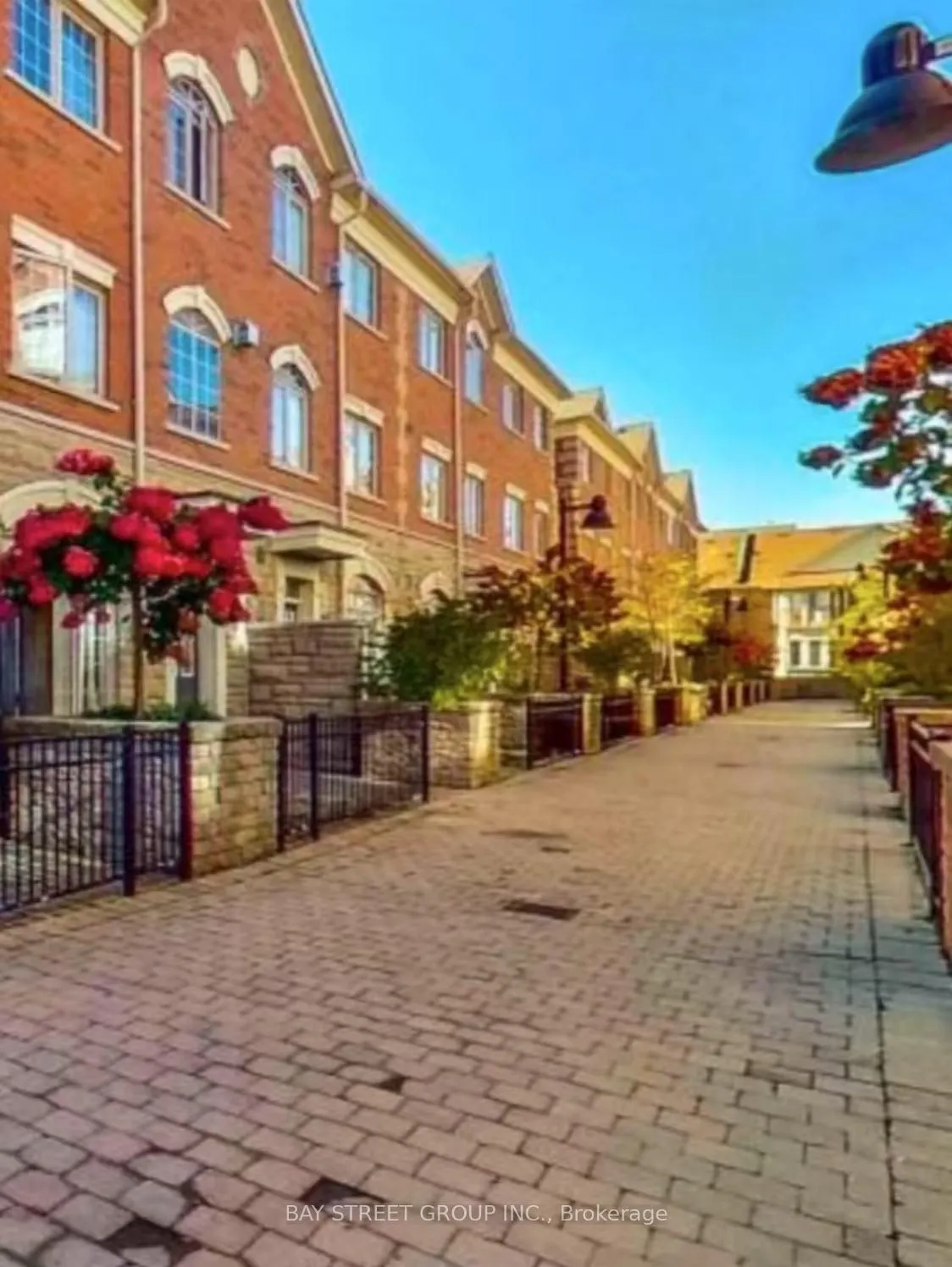 Photo 1 of Unit 33, 8 Brighton Place, Vaughan, Crestwood-Springfarm-Yorkhill — HOMEH