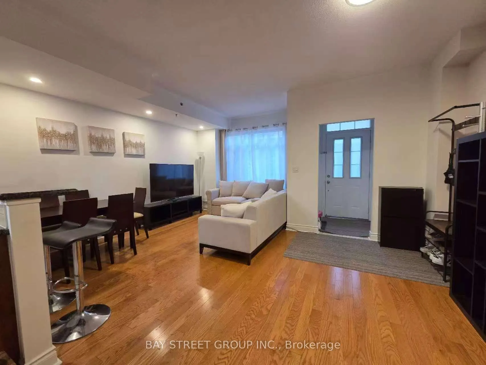 Photo 2 of Unit 33, 8 Brighton Place, Vaughan, Crestwood-Springfarm-Yorkhill — HOMEH