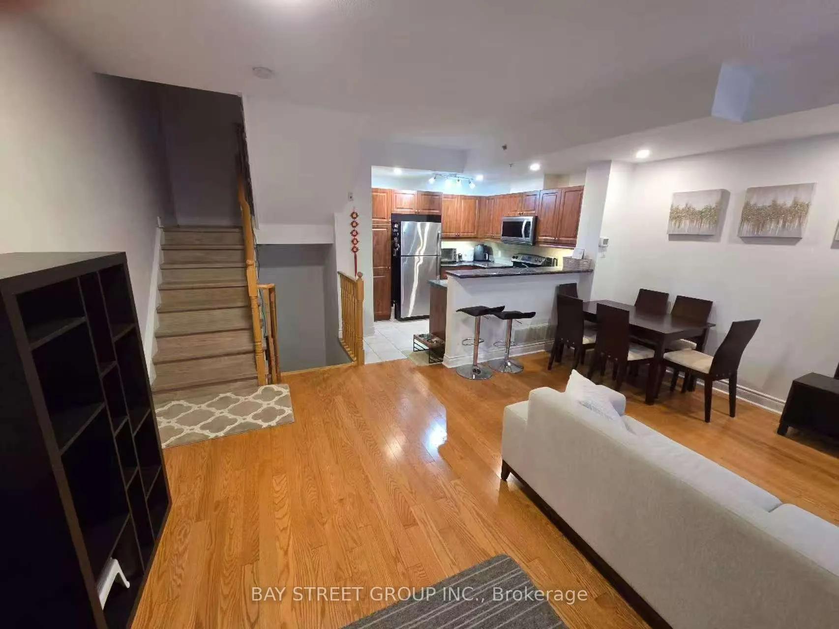 Photo 3 of Unit 33, 8 Brighton Place, Vaughan, Crestwood-Springfarm-Yorkhill — HOMEH