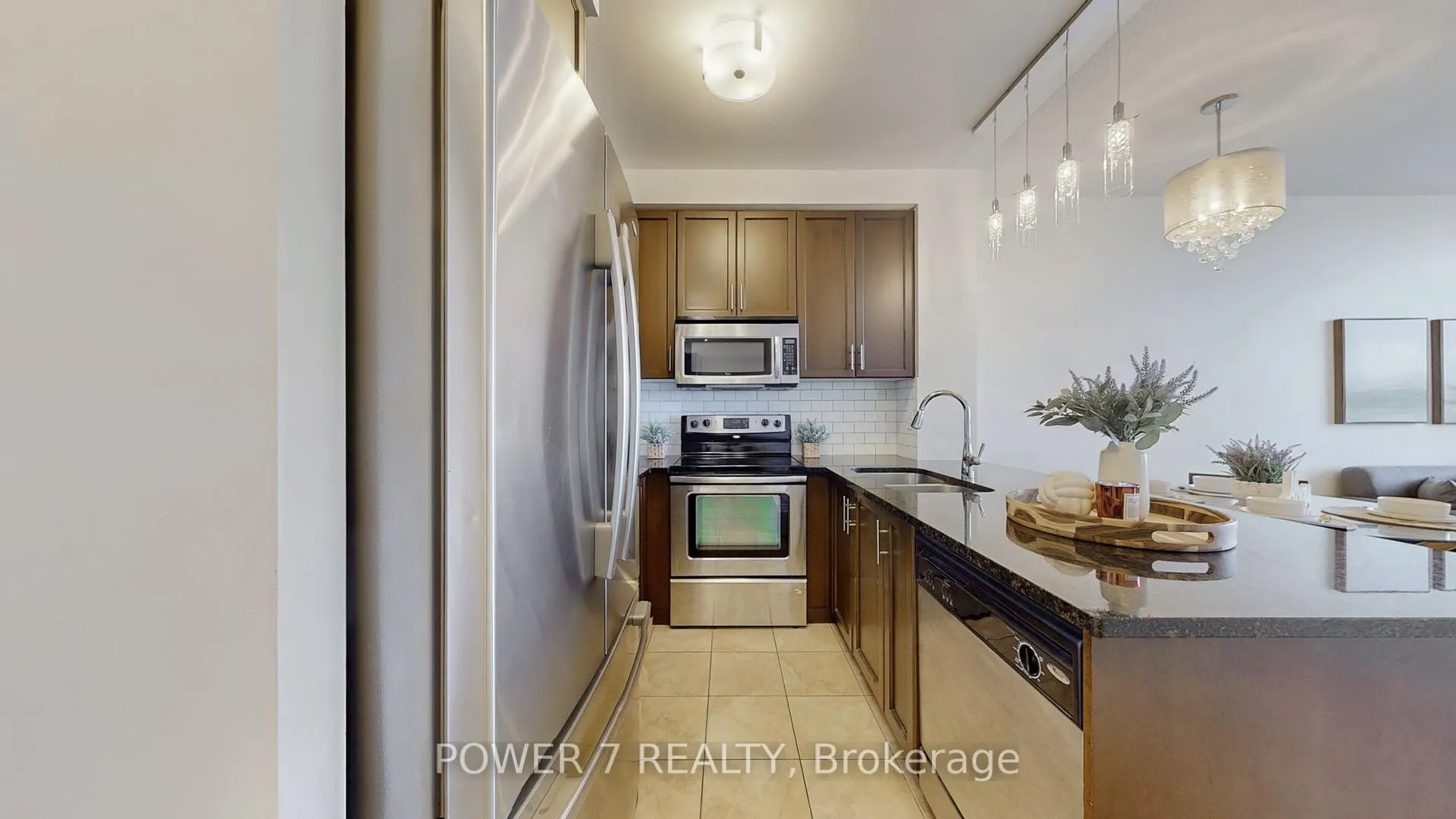 Photo 8 of Unit 803, 9245 Jane Street, Vaughan, Maple — HOMEH