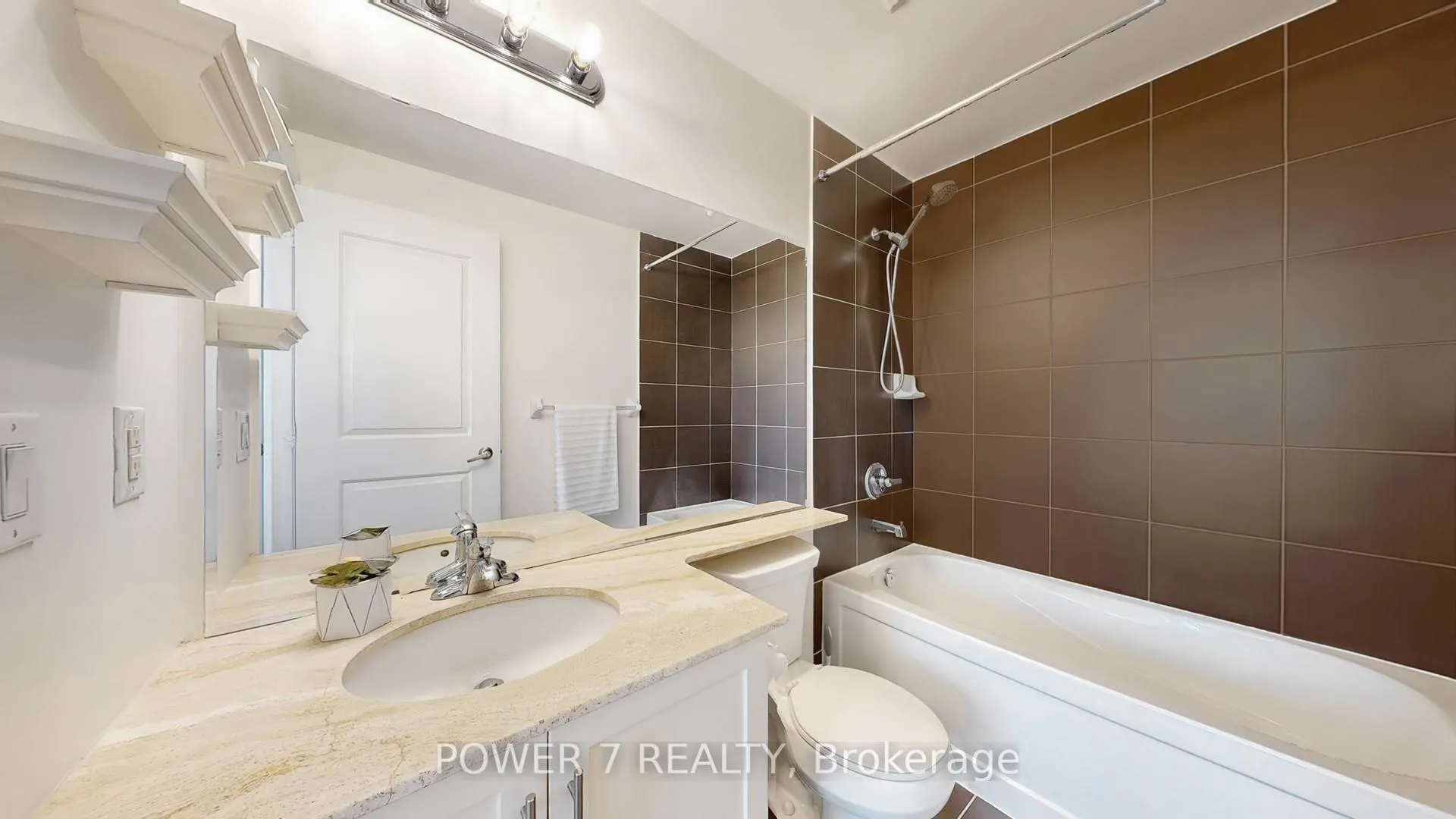 Photo 14 of Unit 803, 9245 Jane Street, Vaughan, Maple — HOMEH