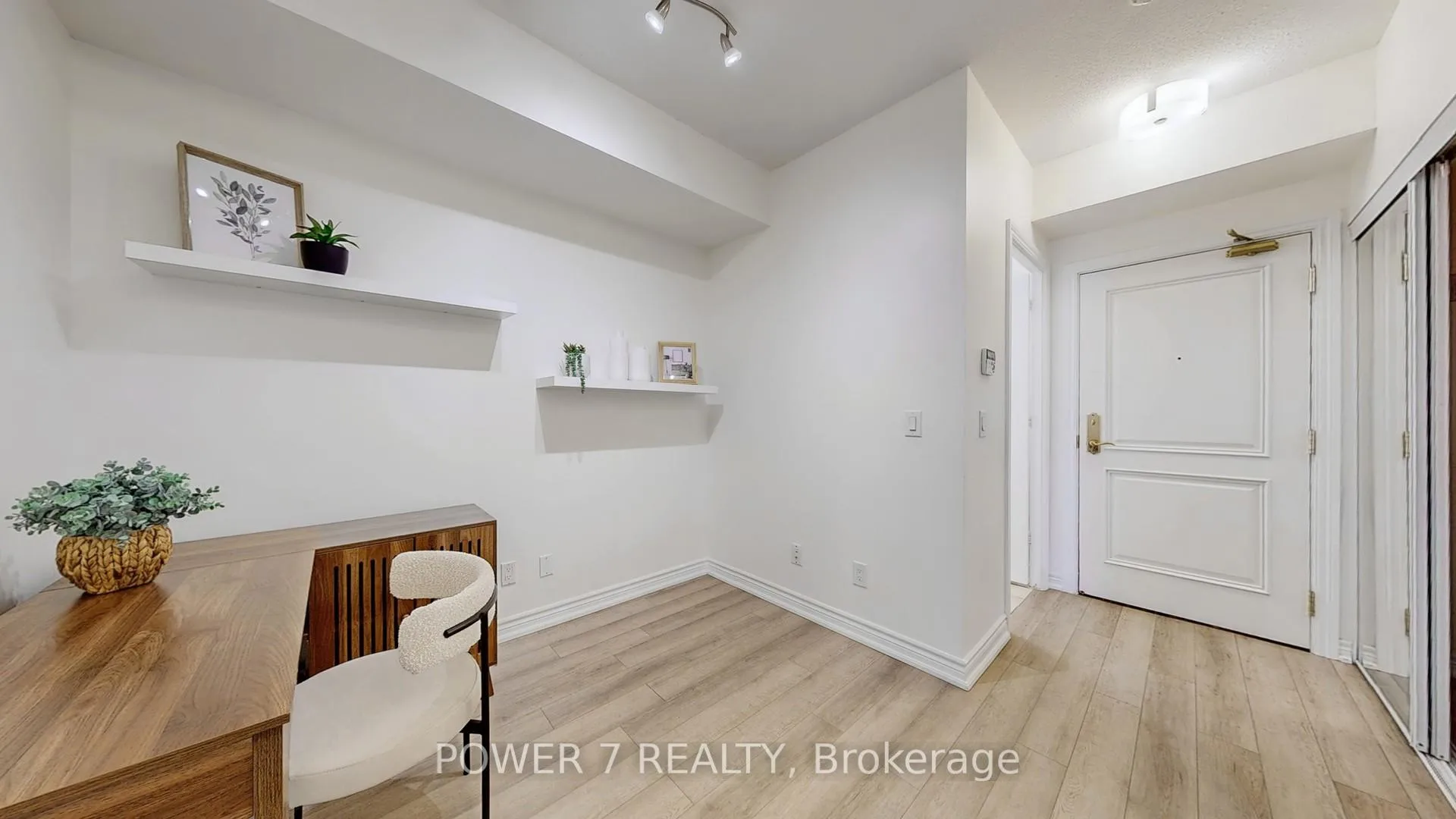 Photo 15 of Unit 803, 9245 Jane Street, Vaughan, Maple — HOMEH
