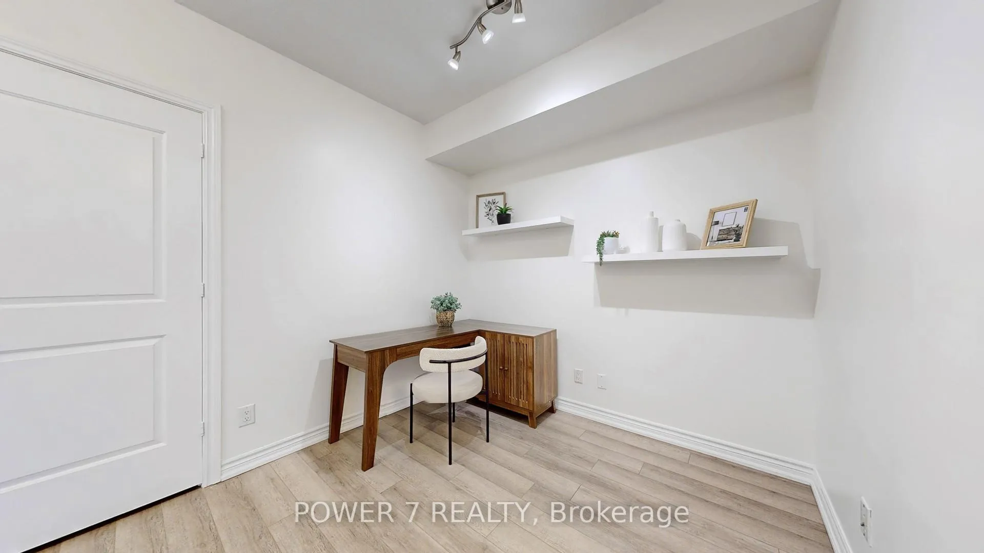 Photo 16 of Unit 803, 9245 Jane Street, Vaughan, Maple — HOMEH