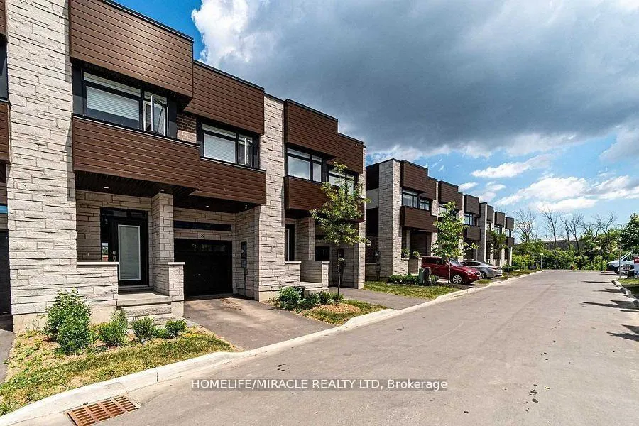 Photo 13 of Unit 18, 35 Midhurst Heights, Hamilton, Stoney Creek Mountain — HOMEH