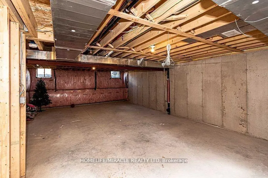 Photo 18 of Unit 18, 35 Midhurst Heights, Hamilton, Stoney Creek Mountain — HOMEH