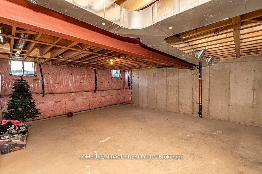 Photo 29 of Unit 18, 35 Midhurst Heights, Hamilton, Stoney Creek Mountain — HOMEH