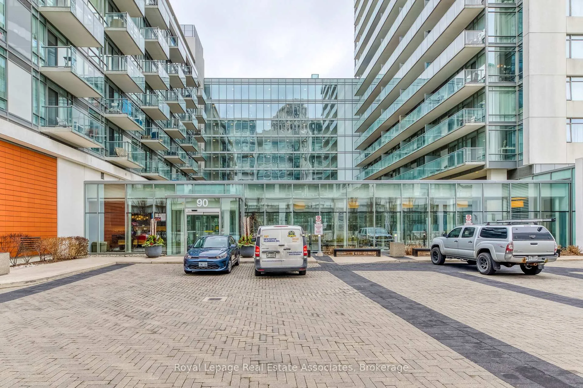 Photo 2 of Unit 418, 90 Stadium Road, Toronto, Niagara — HOMEH