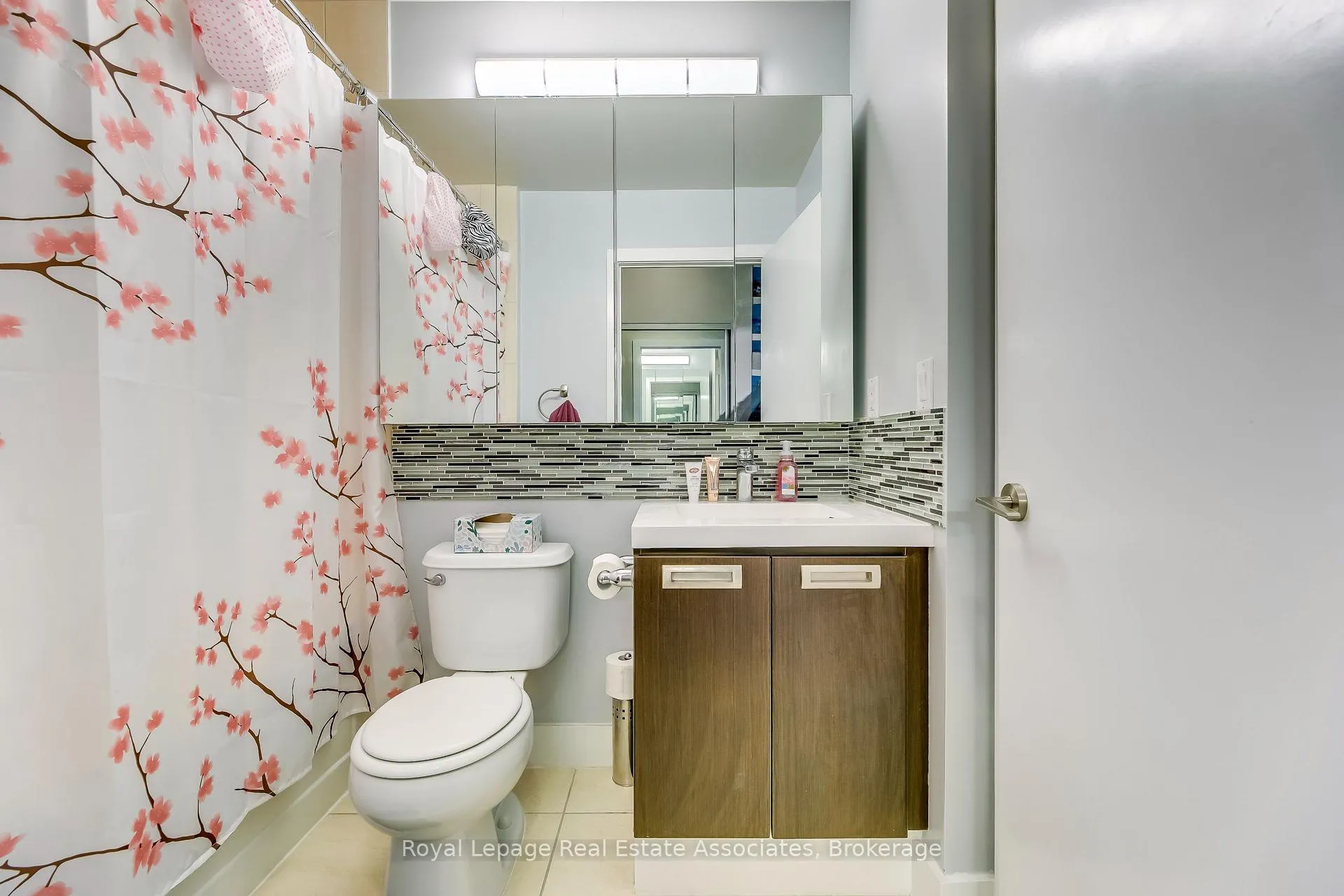 Photo 14 of Unit 418, 90 Stadium Road, Toronto, Niagara — HOMEH