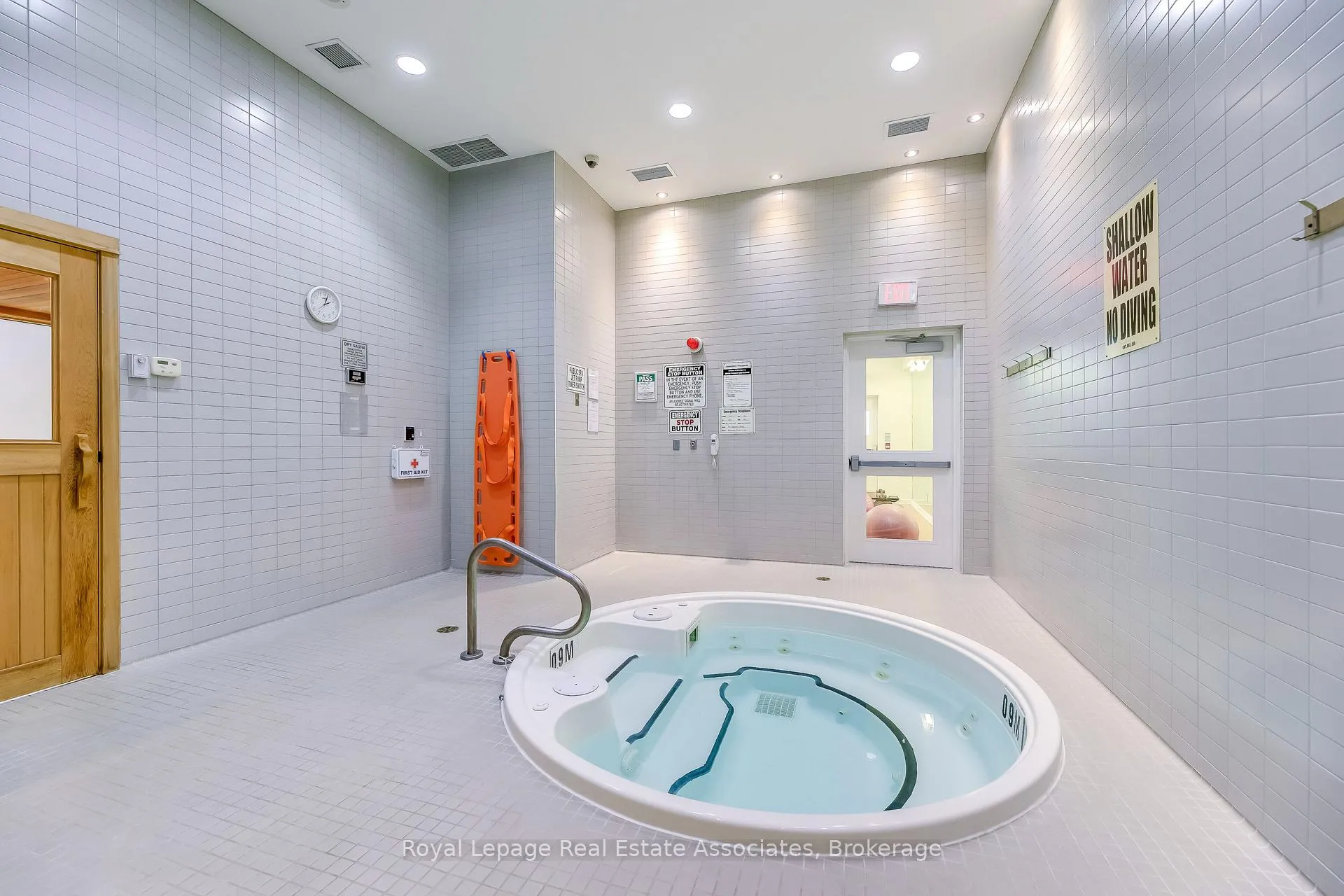 Photo 17 of Unit 418, 90 Stadium Road, Toronto, Niagara — HOMEH