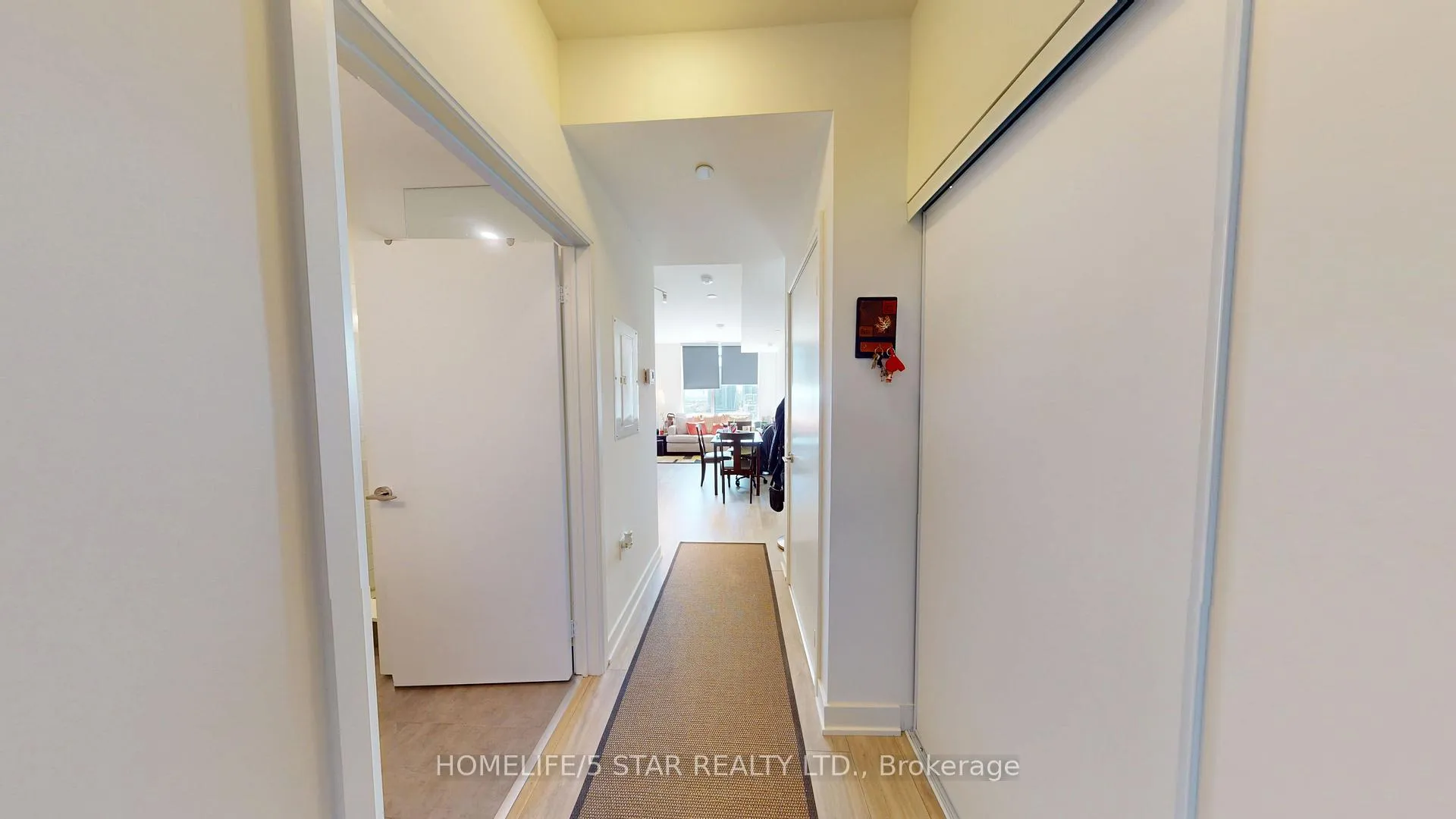 Photo 2 of Unit 1509W, 27 Bathurst Street, Toronto, Waterfront Communities — HOMEH