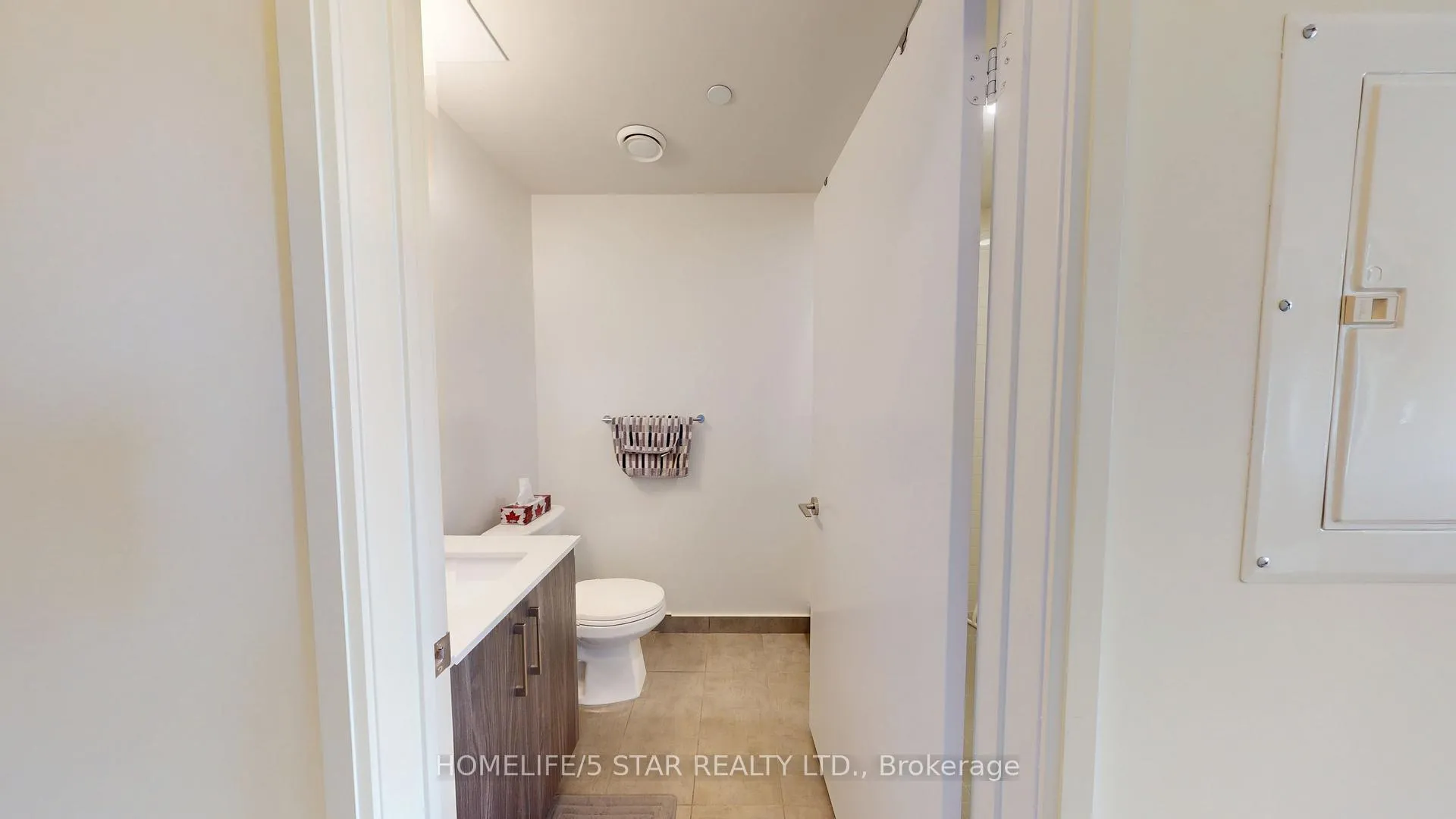 Photo 3 of Unit 1509W, 27 Bathurst Street, Toronto, Waterfront Communities — HOMEH