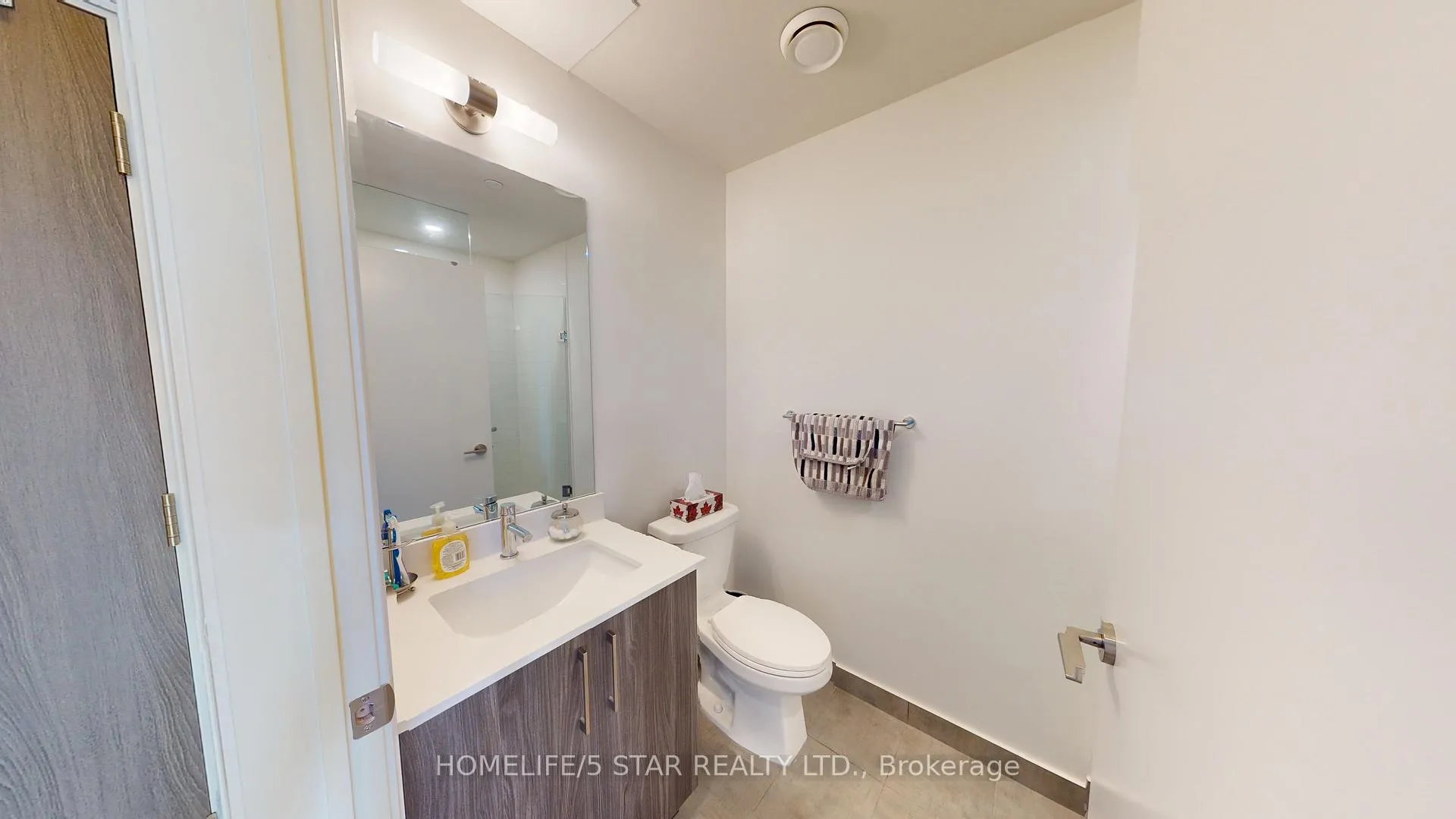Photo 4 of Unit 1509W, 27 Bathurst Street, Toronto, Waterfront Communities — HOMEH
