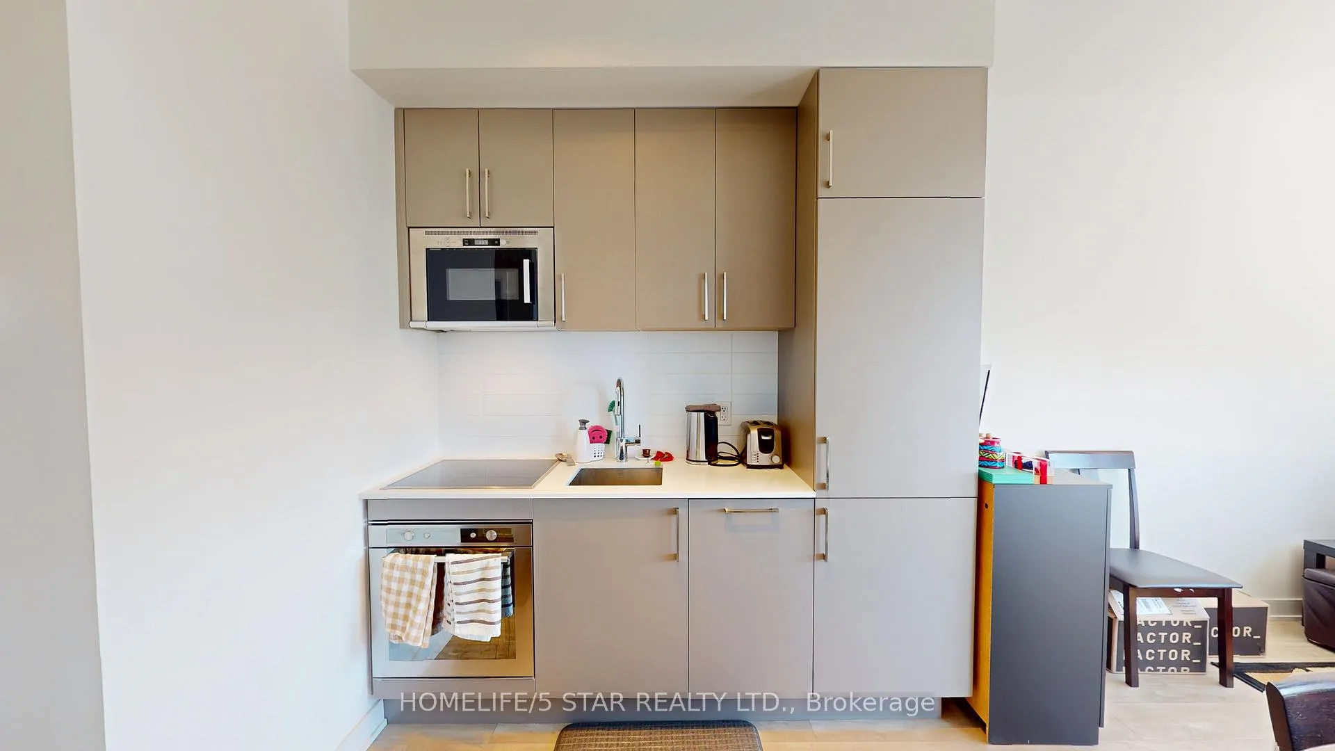 Photo 9 of Unit 1509W, 27 Bathurst Street, Toronto, Waterfront Communities — HOMEH