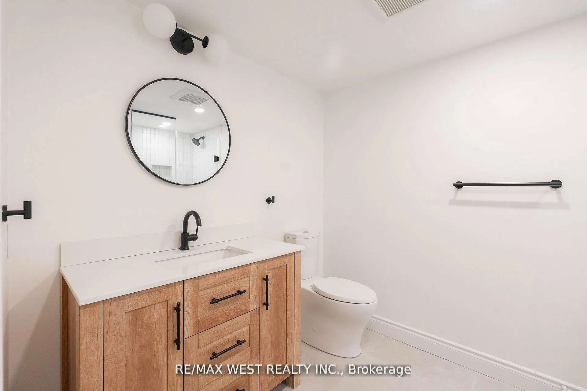 Photo 14 of Unit Basement, 75 Wright Crescent, Caledon, Bolton North — HOMEH