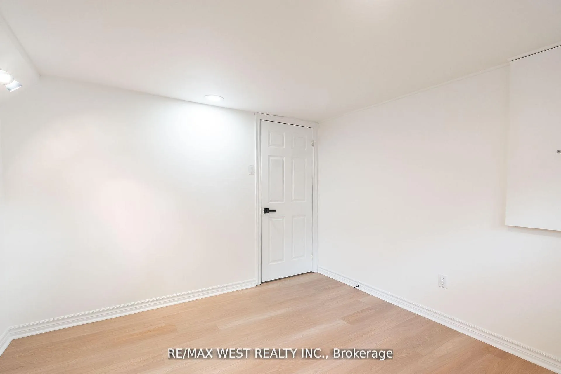 Photo 19 of Unit Basement, 75 Wright Crescent, Caledon, Bolton North — HOMEH
