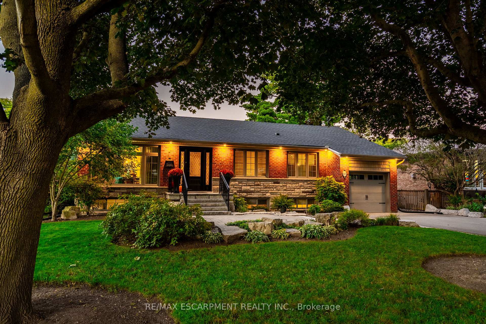 Photo 4 of 665 King Road, Burlington, LaSalle — HOMEH