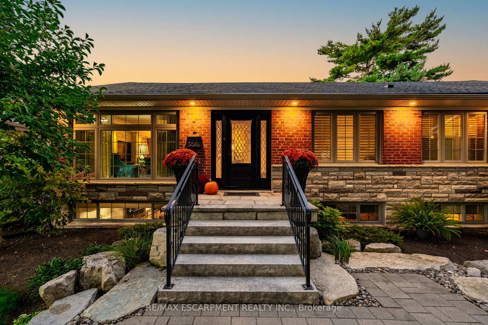 Photo 5 of 665 King Road, Burlington, LaSalle — HOMEH