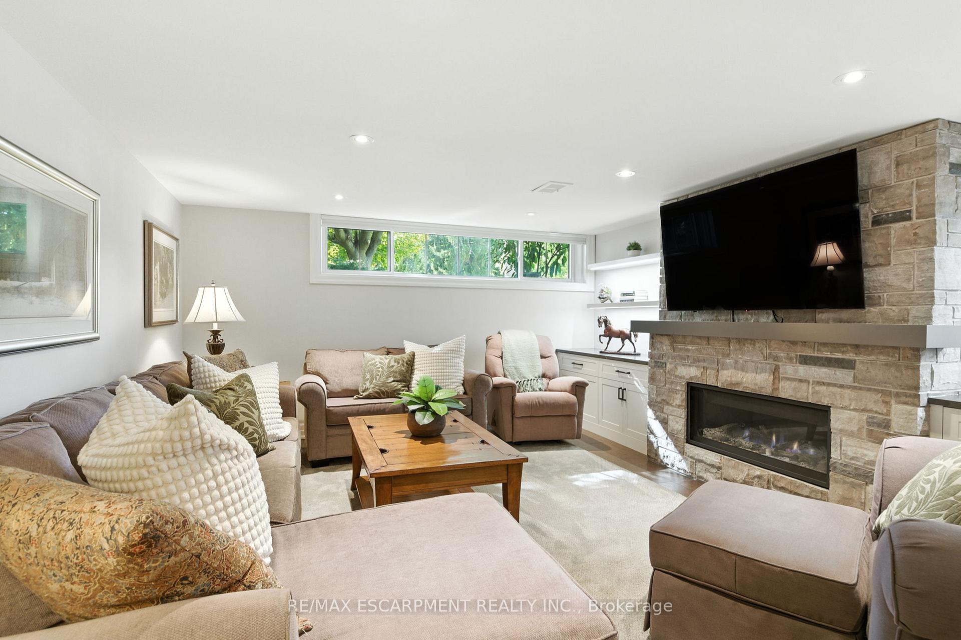 Photo 23 of 665 King Road, Burlington, LaSalle — HOMEH