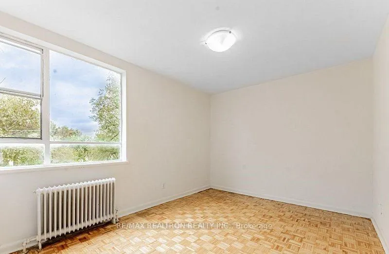 Front of Unit 101, 2895 Bathurst Street