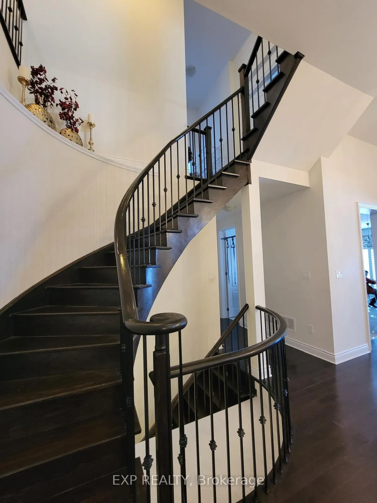 Photo 7 of 46 Black Diamond Crescent, Brampton, Credit Valley — HOMEH