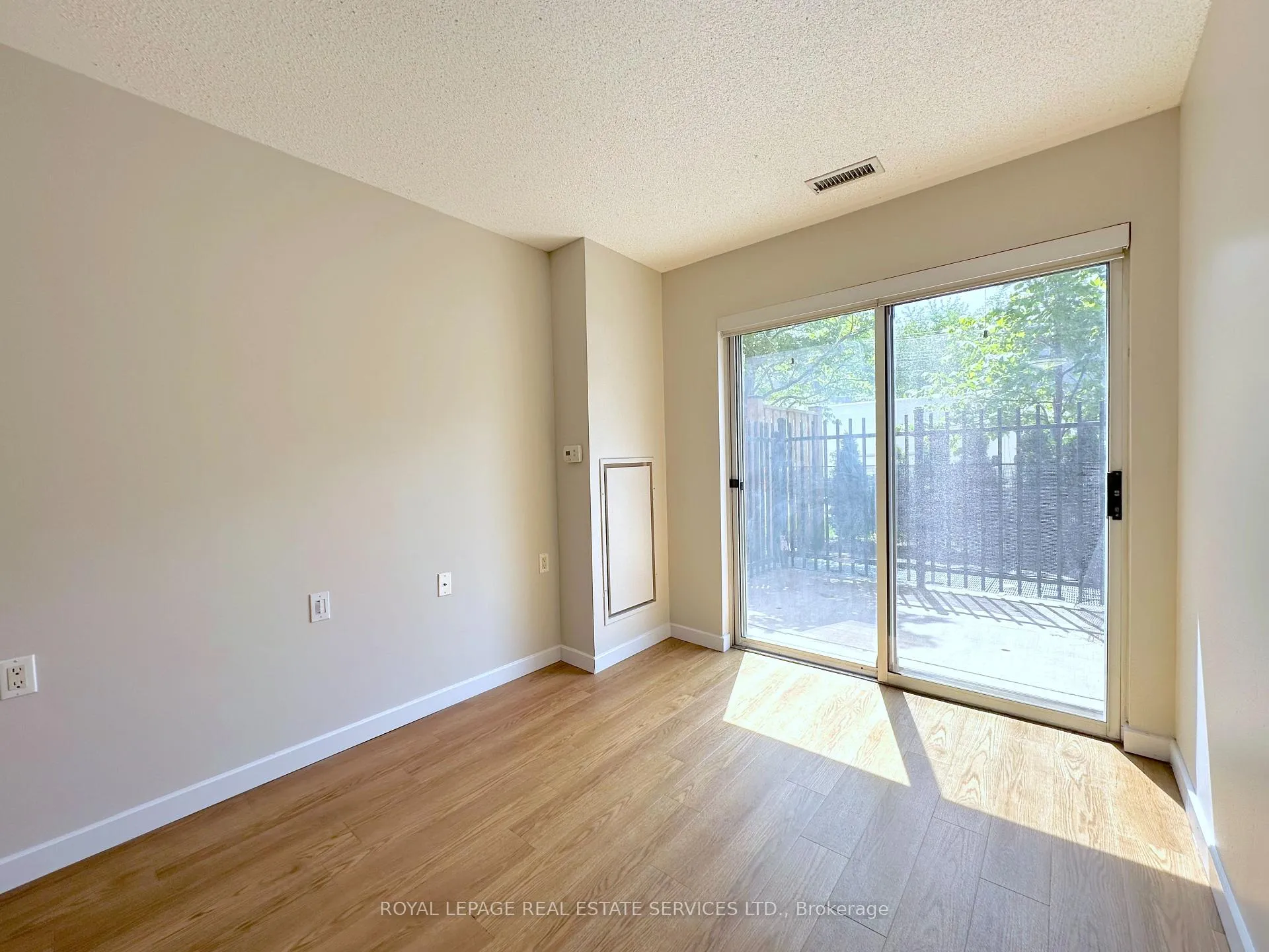 Photo 5 of Unit 101, 268 Merton Street, Toronto, Mount Pleasant West — HOMEH