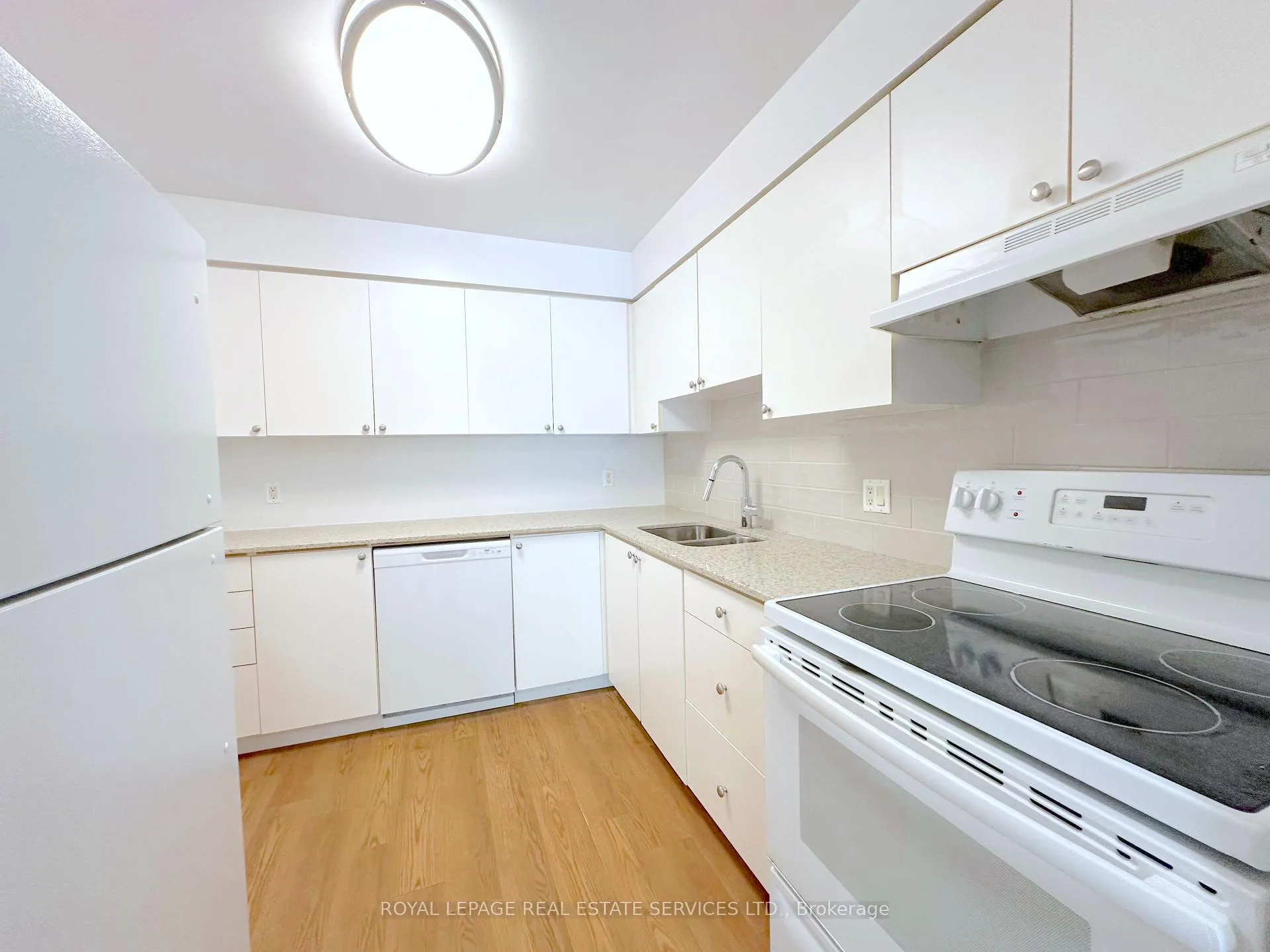 Photo 7 of Unit 101, 268 Merton Street, Toronto, Mount Pleasant West — HOMEH