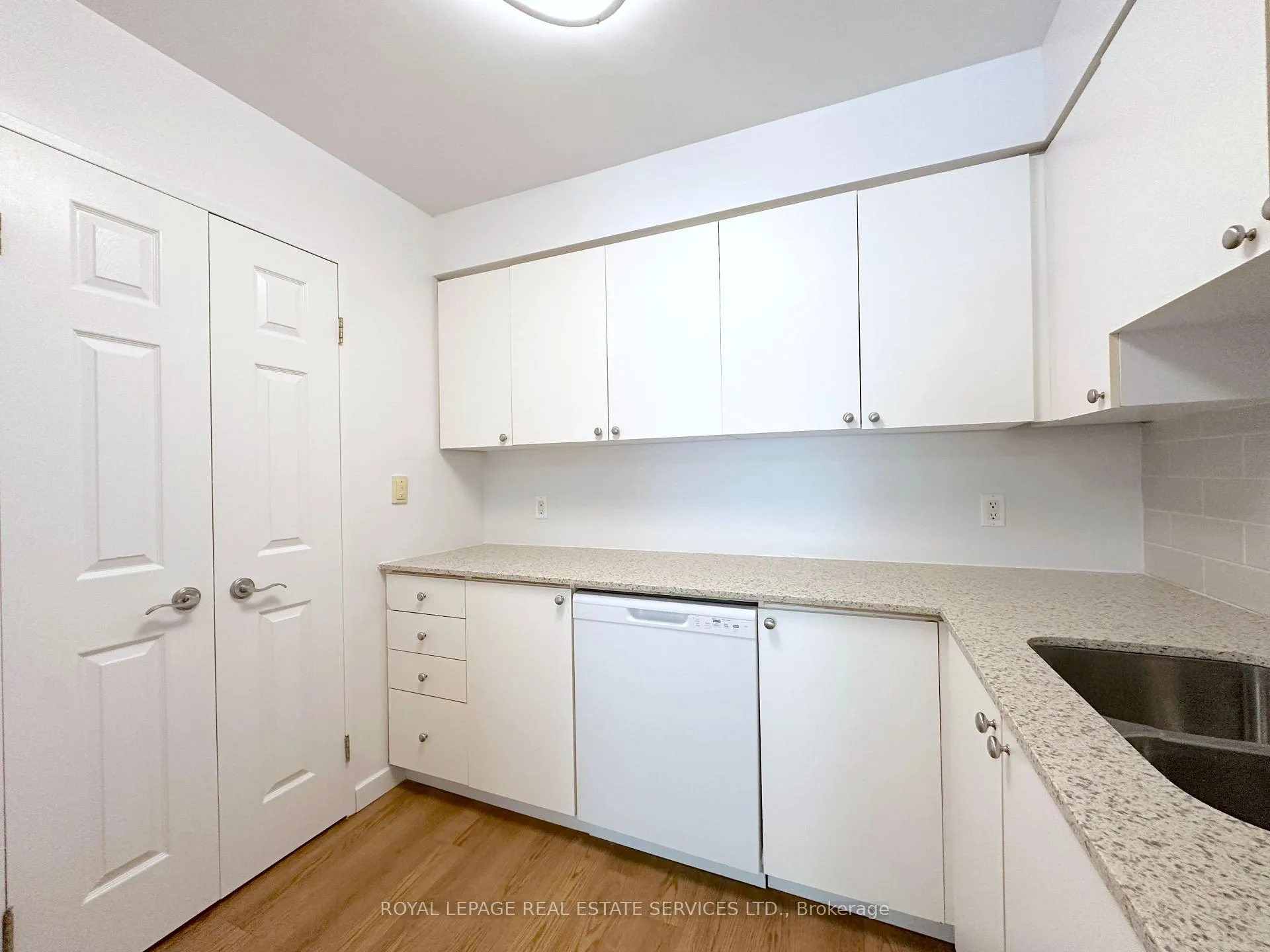 Photo 8 of Unit 101, 268 Merton Street, Toronto, Mount Pleasant West — HOMEH