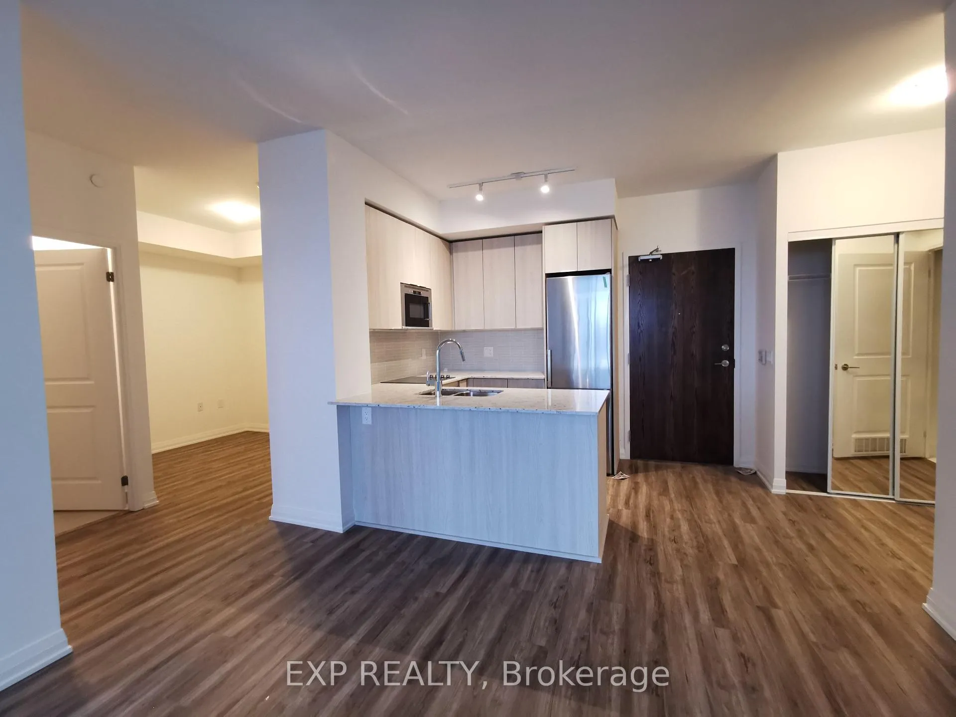 Photo 2 of Unit 708, 99 Eagle Rock Way, Vaughan, Rural Vaughan — HOMEH