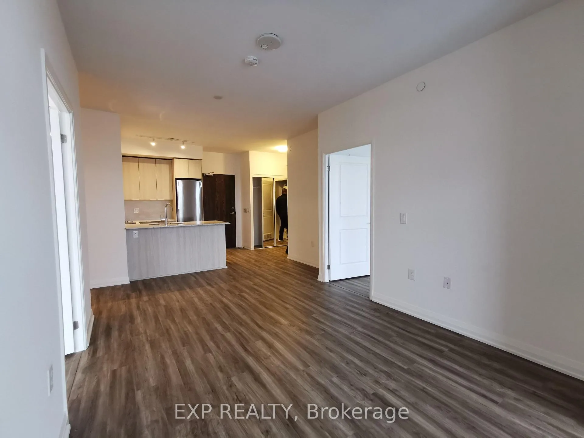 Photo 3 of Unit 708, 99 Eagle Rock Way, Vaughan, Rural Vaughan — HOMEH