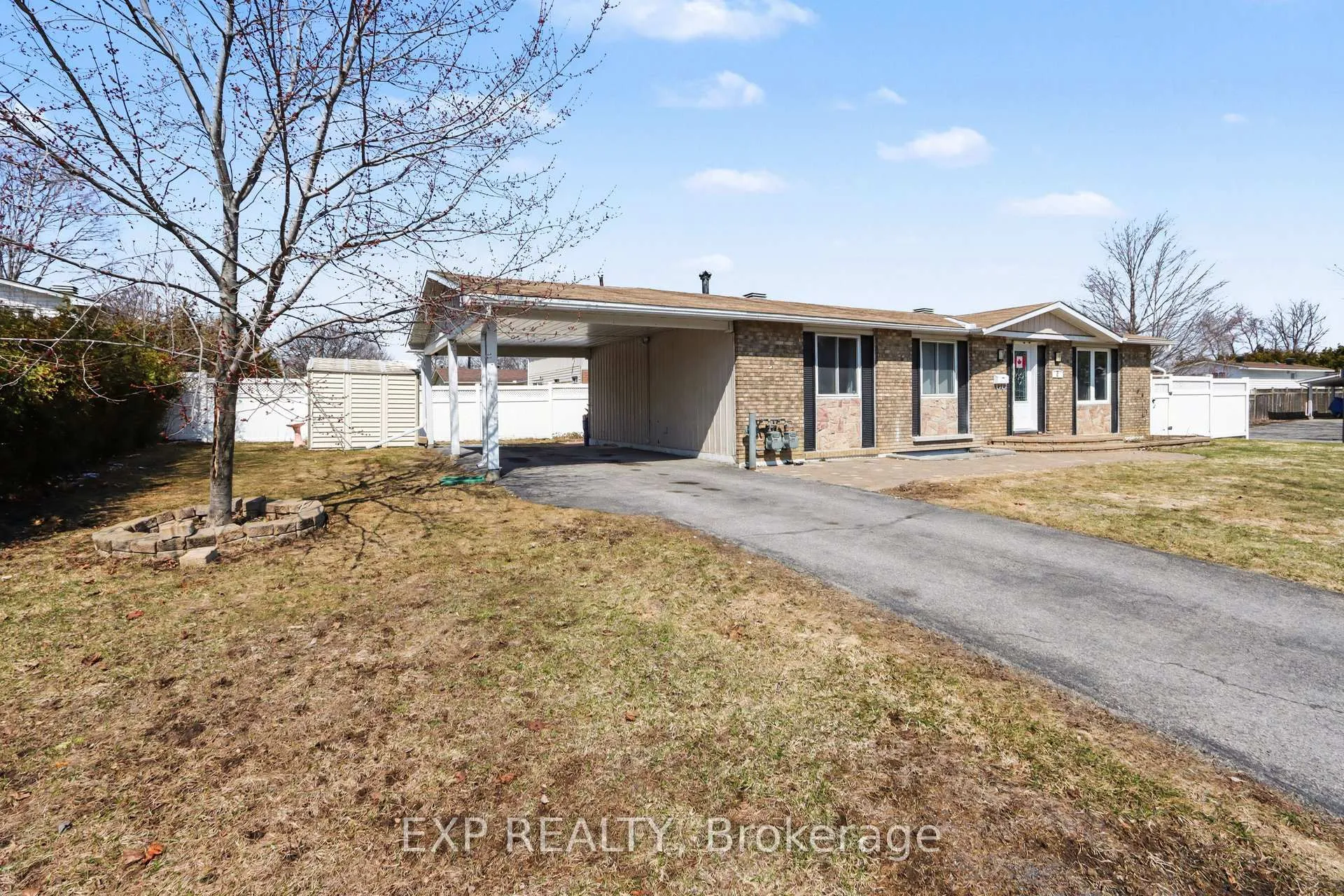 Photo 2 of 2 Folkstone Court, Ottawa, Sheffield Glen/Industrial Park — HOMEH