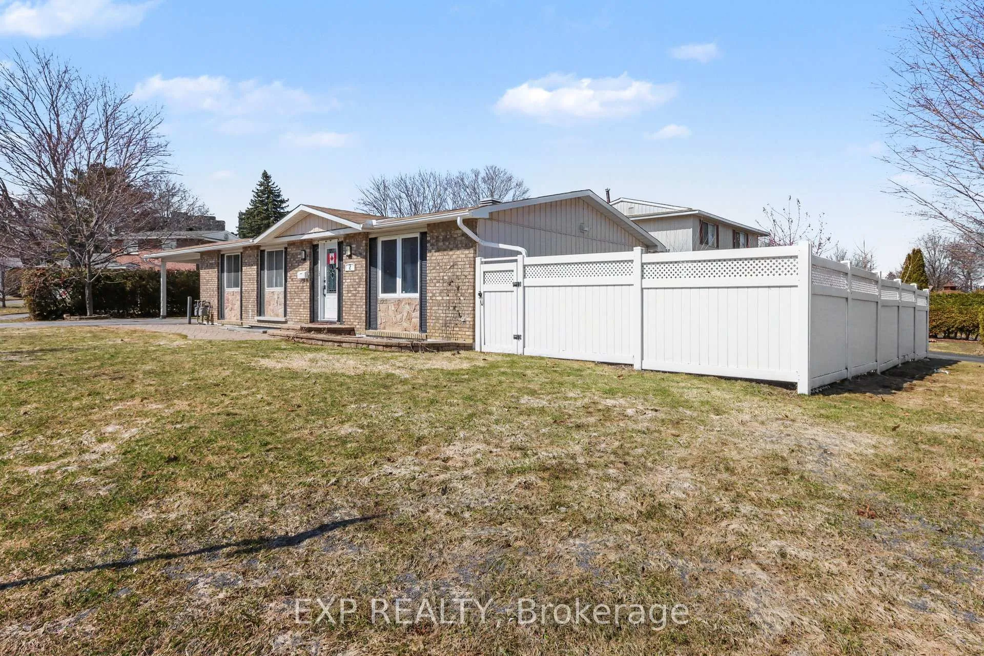 Photo 3 of 2 Folkstone Court, Ottawa, Sheffield Glen/Industrial Park — HOMEH