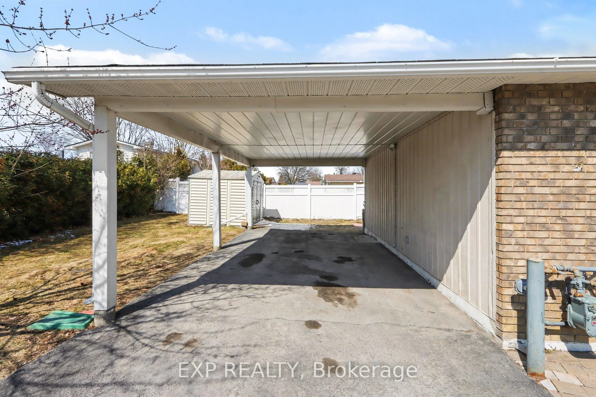 Photo 4 of 2 Folkstone Court, Ottawa, Sheffield Glen/Industrial Park — HOMEH