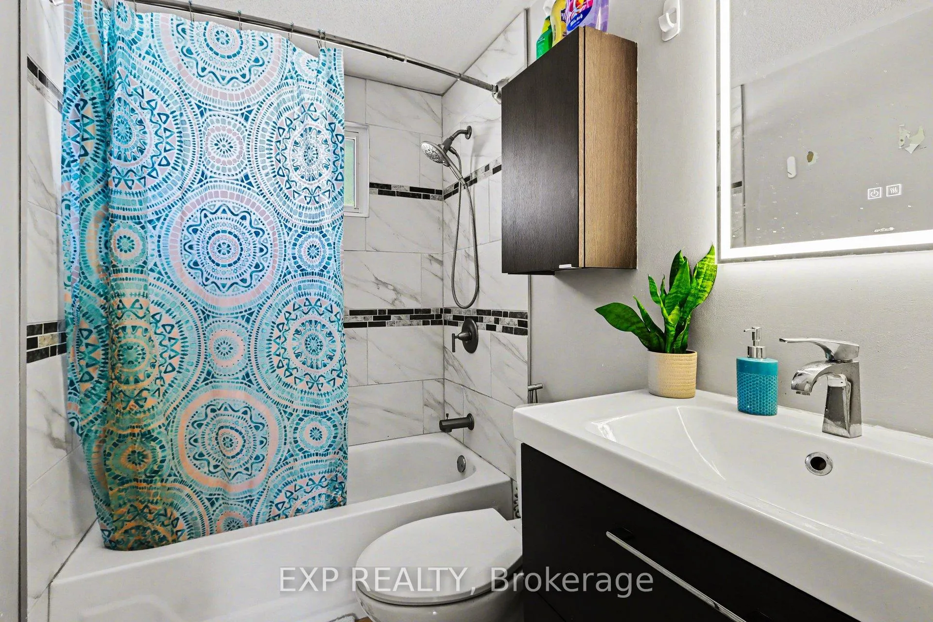 Photo 12 of 2 Folkstone Court, Ottawa, Sheffield Glen/Industrial Park — HOMEH
