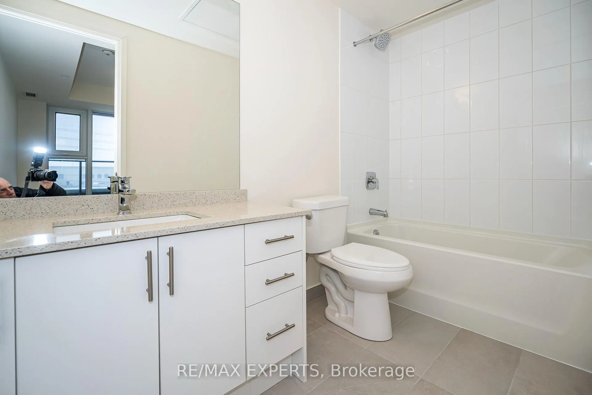 Photo 5 of Unit 210, 8960 Jane Street, Vaughan, Maple — HOMEH
