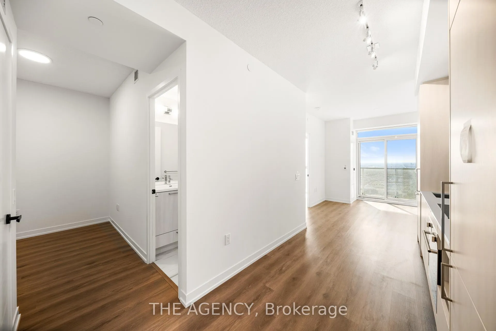 Photo 3 of Unit 4508, 225 Commerce Street, Vaughan, Vaughan Corporate Centre — HOMEH