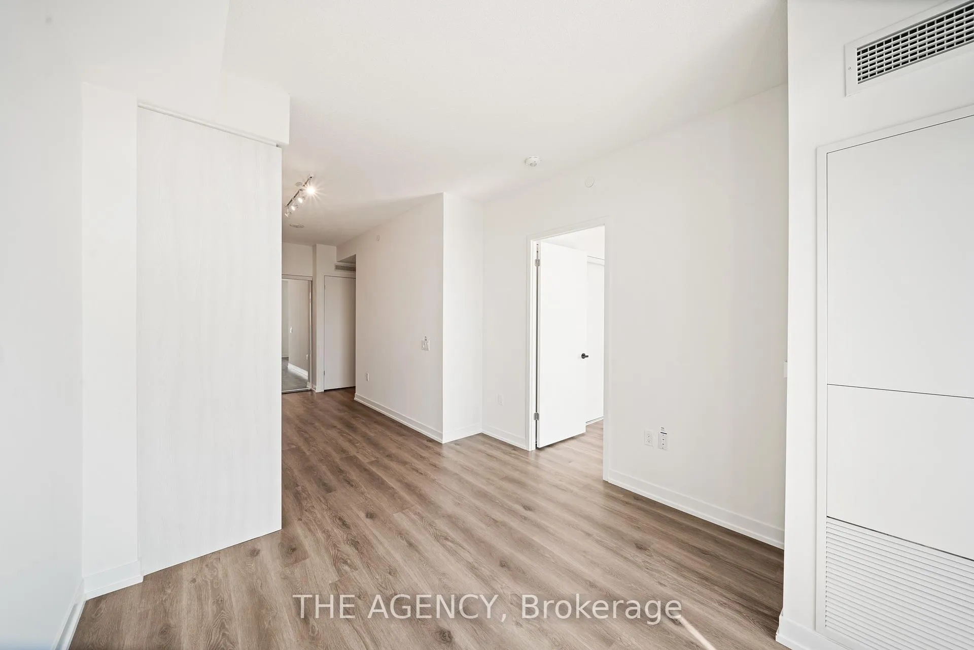 Photo 7 of Unit 4508, 225 Commerce Street, Vaughan, Vaughan Corporate Centre — HOMEH