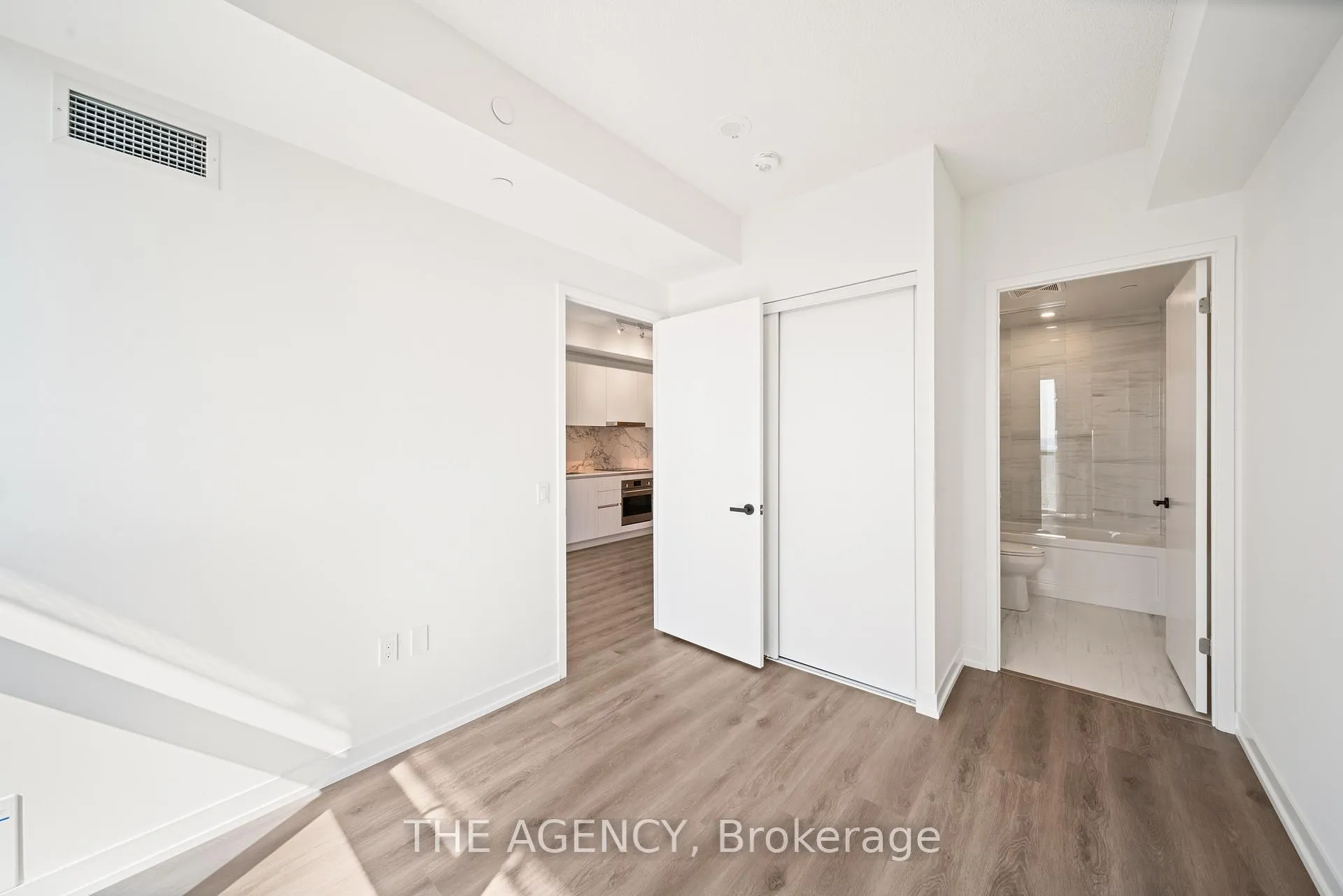 Photo 8 of Unit 4508, 225 Commerce Street, Vaughan, Vaughan Corporate Centre — HOMEH