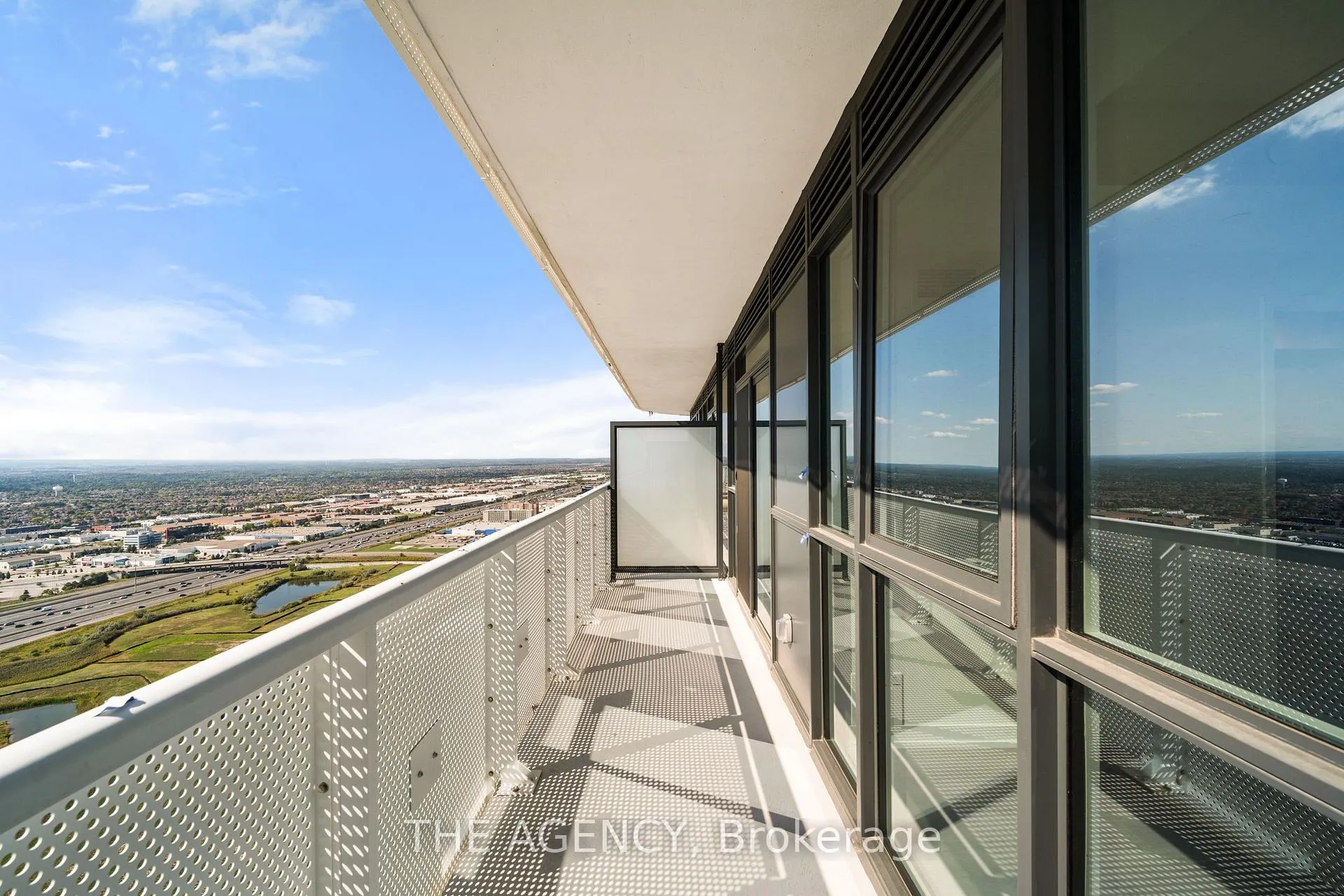 Photo 11 of Unit 4508, 225 Commerce Street, Vaughan, Vaughan Corporate Centre — HOMEH