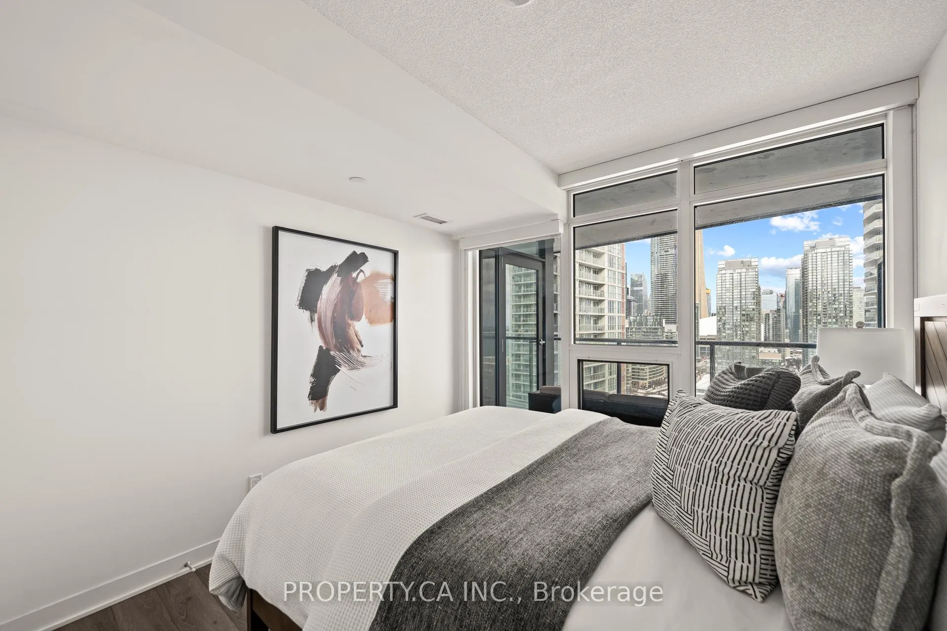 Photo 9 of Unit 2610, 70 Queens Wharf Road, Toronto, Waterfront Communities — HOMEH