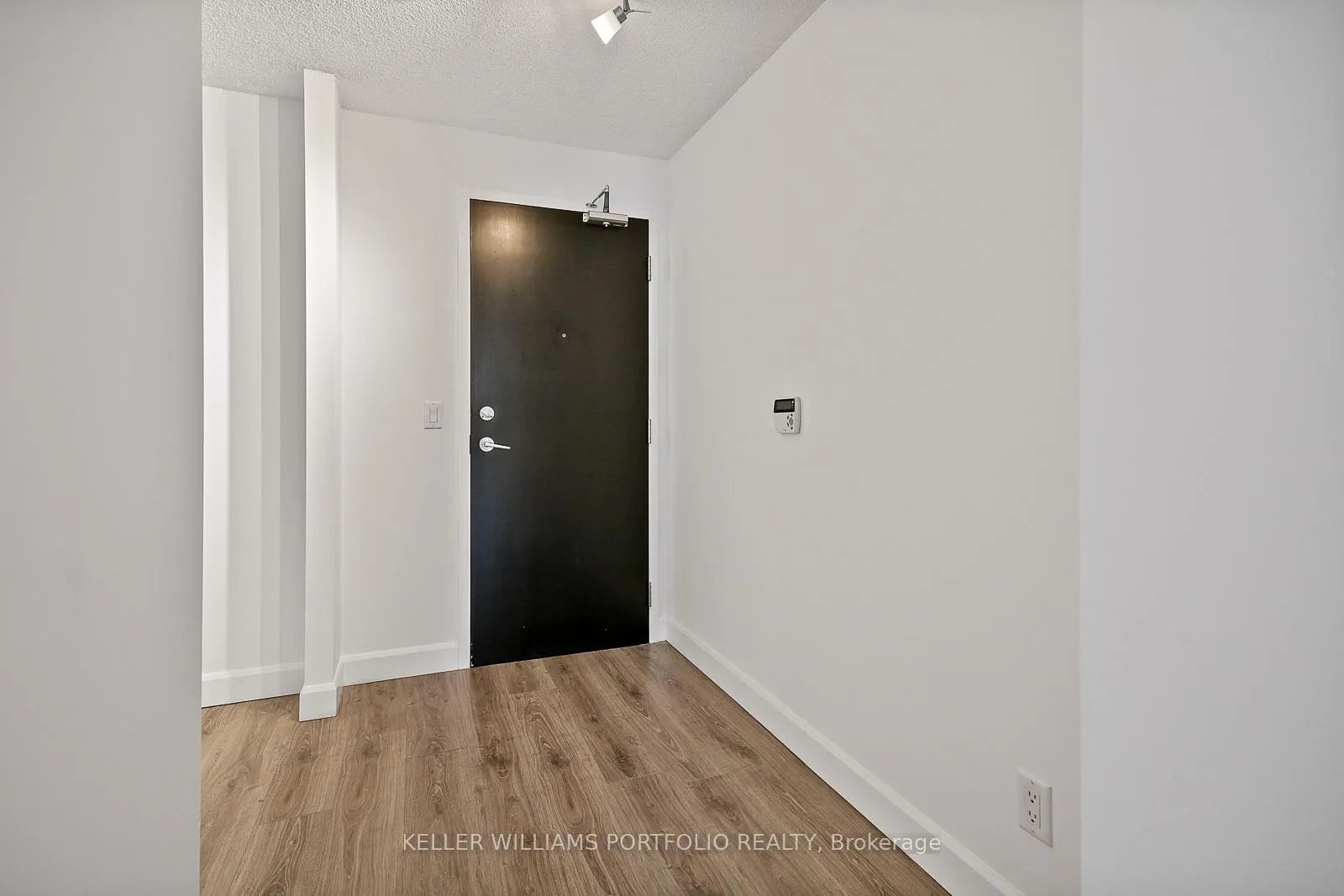 Photo 3 of Unit 2201, 18 Yonge Street, Toronto, Waterfront Communities — HOMEH
