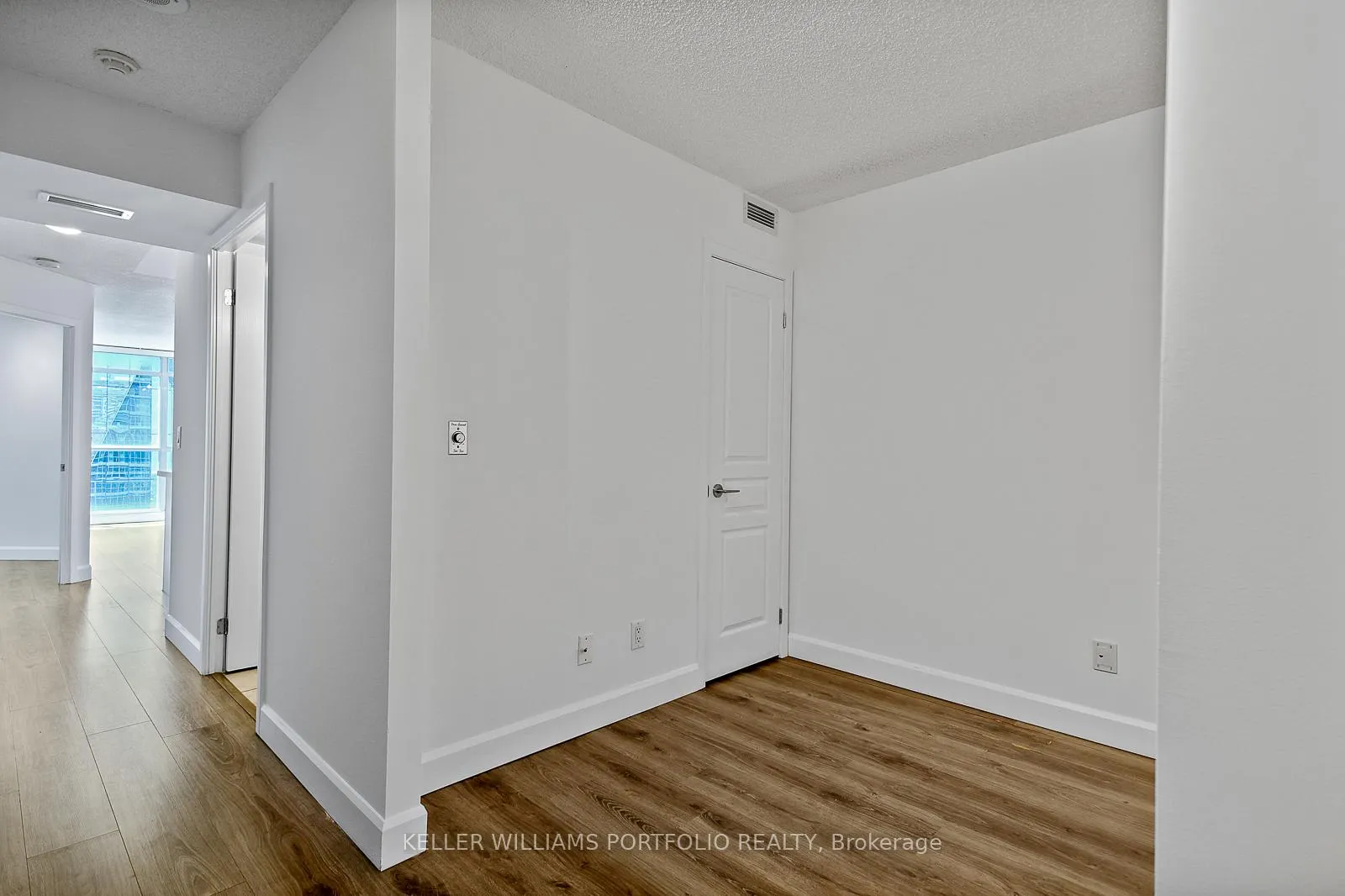 Photo 4 of Unit 2201, 18 Yonge Street, Toronto, Waterfront Communities — HOMEH