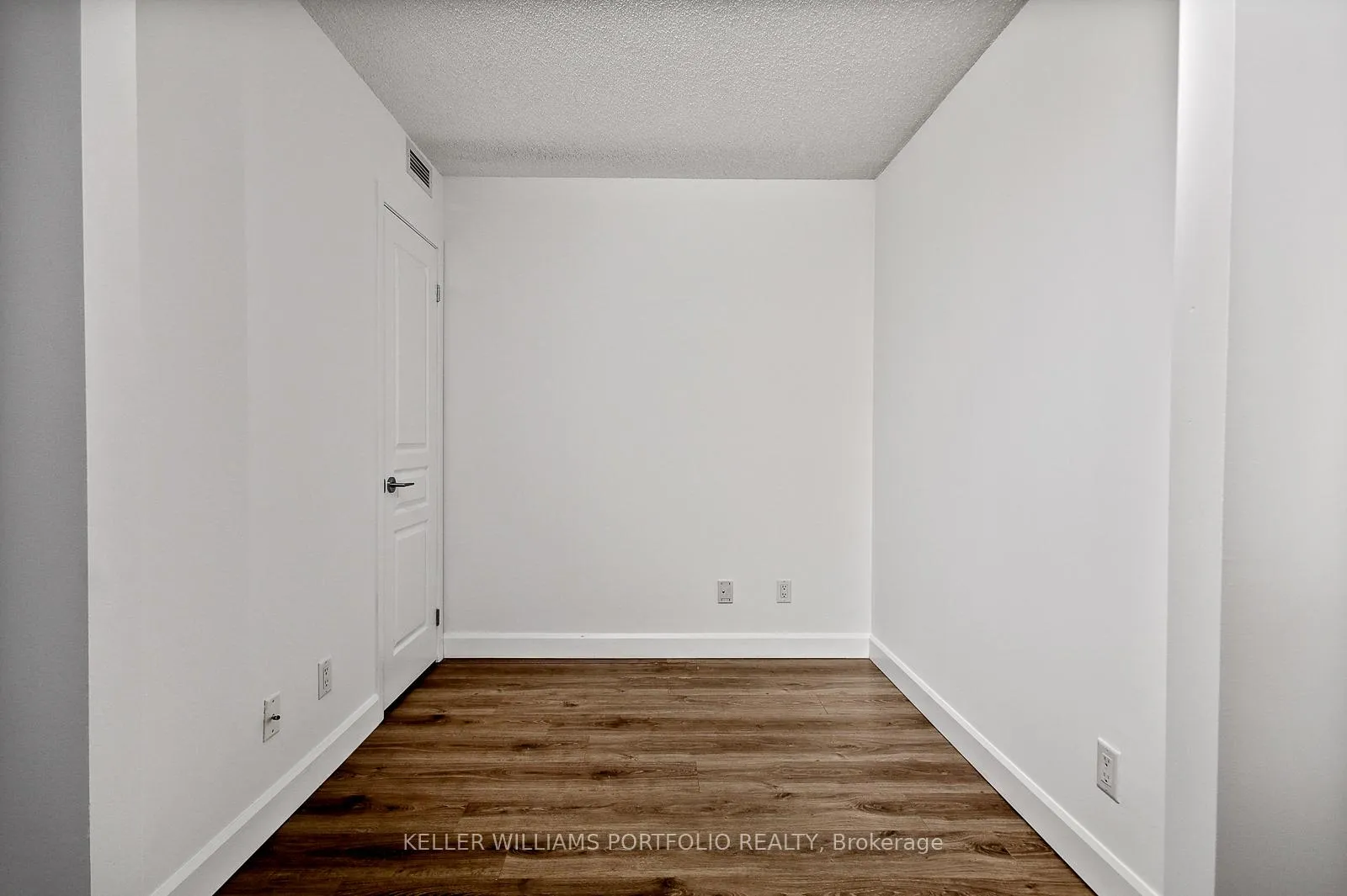 Photo 5 of Unit 2201, 18 Yonge Street, Toronto, Waterfront Communities — HOMEH