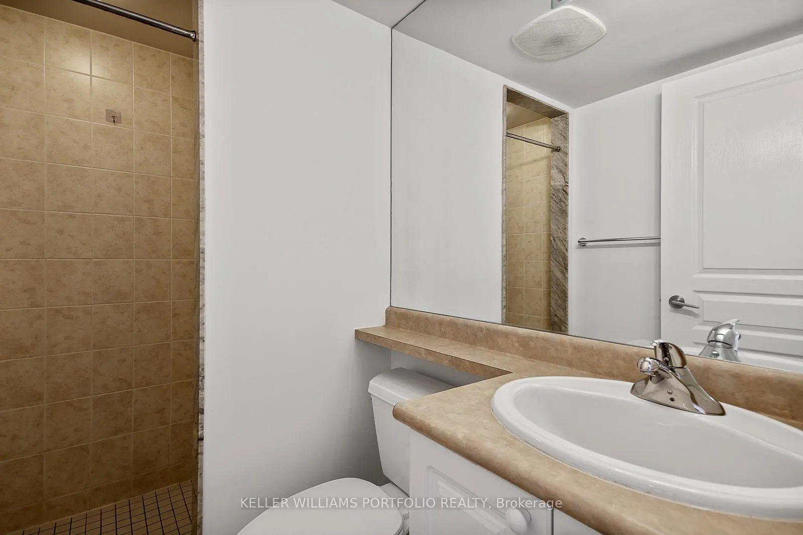 Photo 7 of Unit 2201, 18 Yonge Street, Toronto, Waterfront Communities — HOMEH