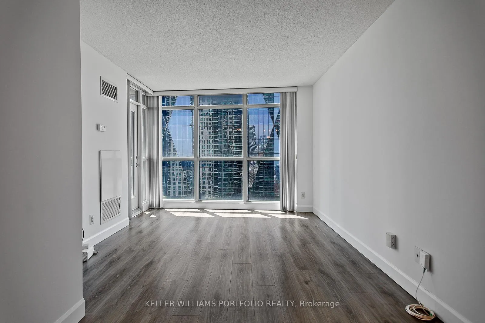 Photo 12 of Unit 2201, 18 Yonge Street, Toronto, Waterfront Communities — HOMEH